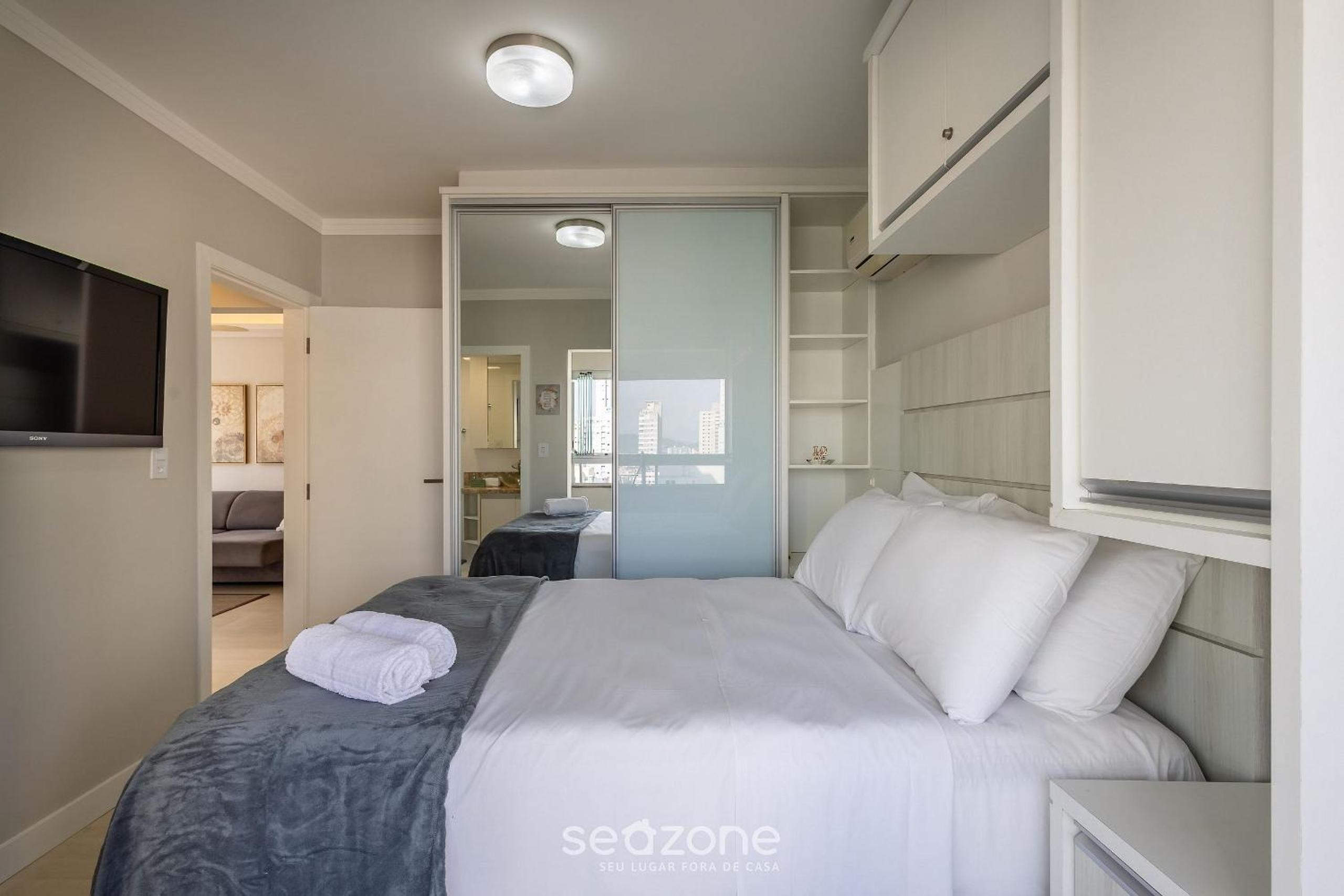 Ap w/garage and 2 bedrooms, 60 m the beach ACO1103