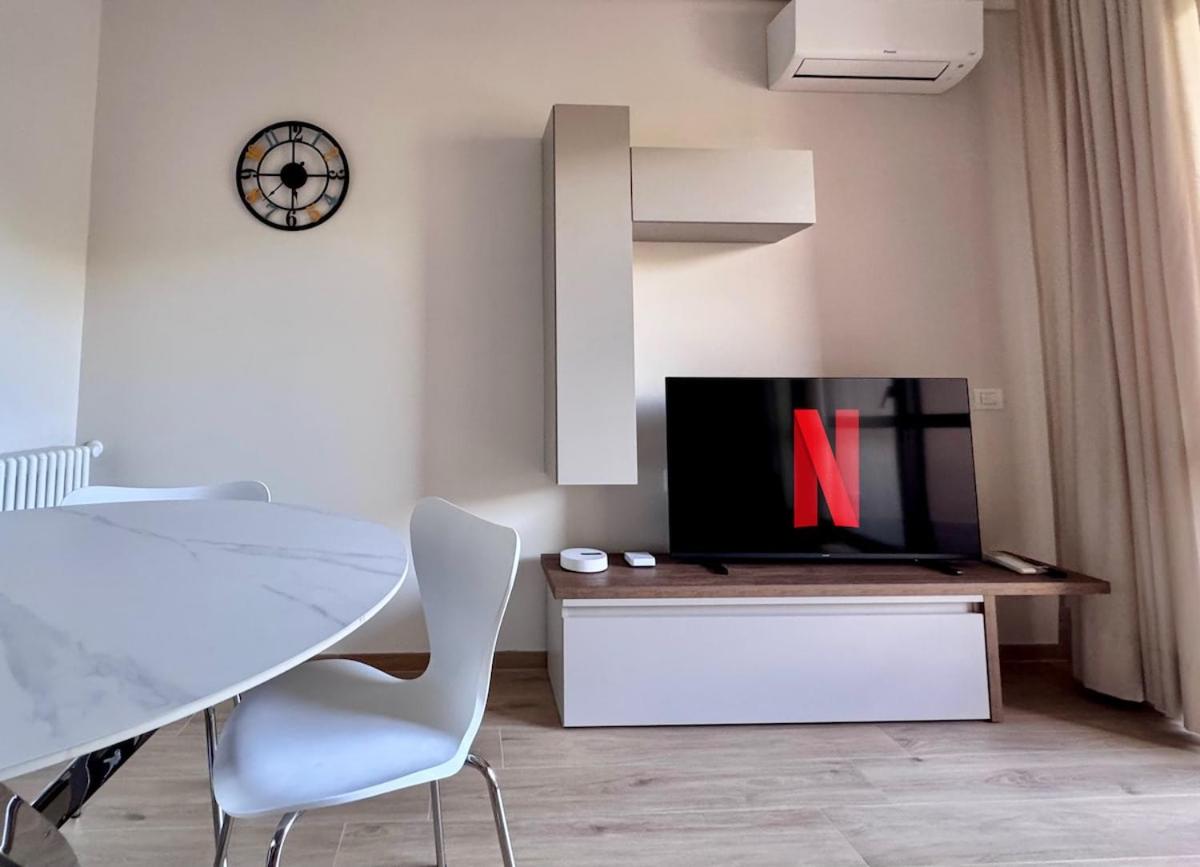 Luxury Apartment Metro Cornelia
