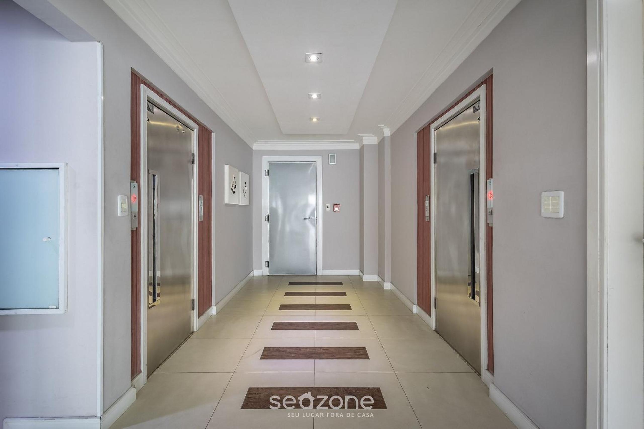 Ap w/garage and 2 bedrooms, 60 m the beach ACO1103