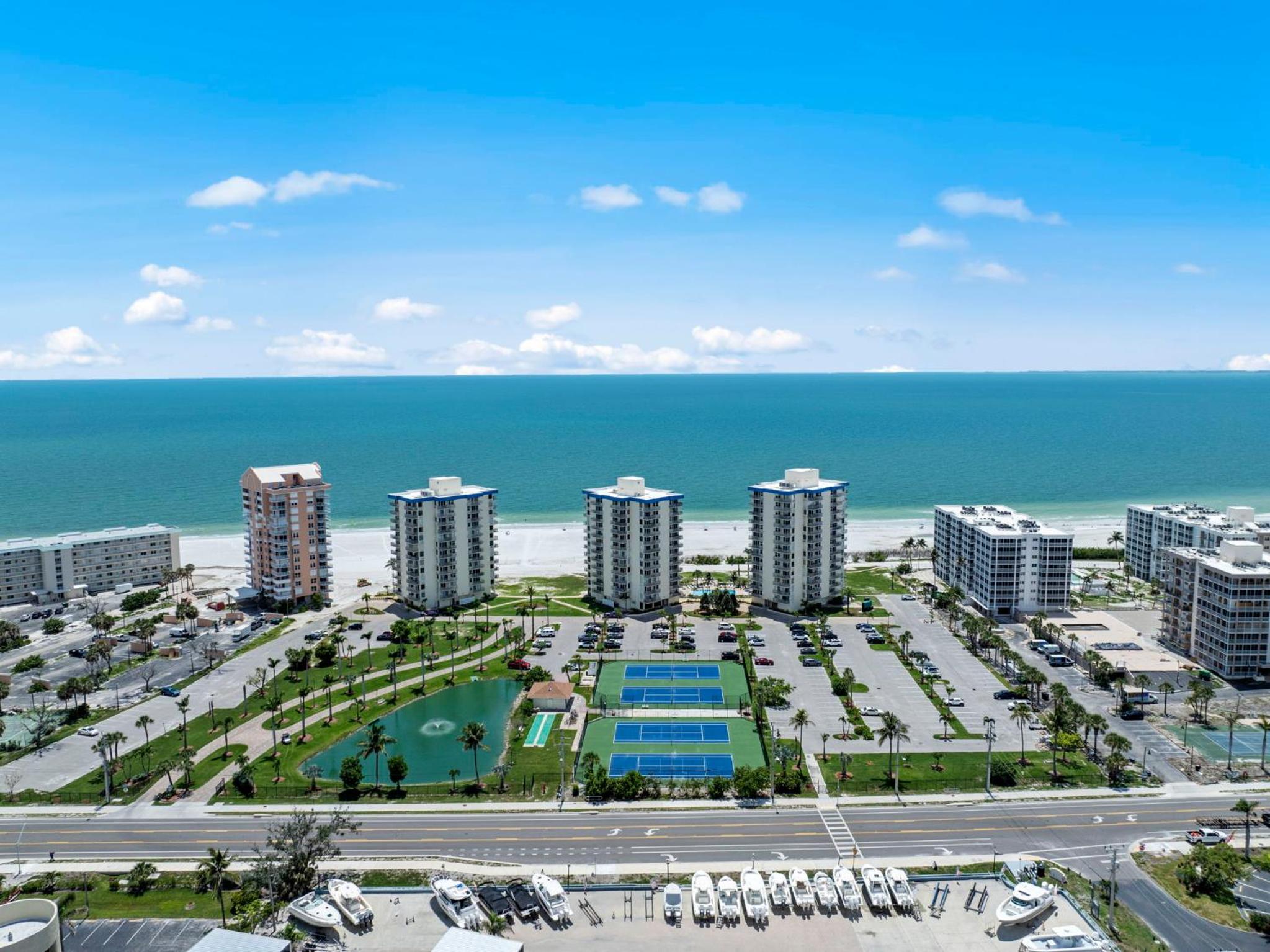 Beachfront, Estero Beach Tennis 708A Weekly Stays