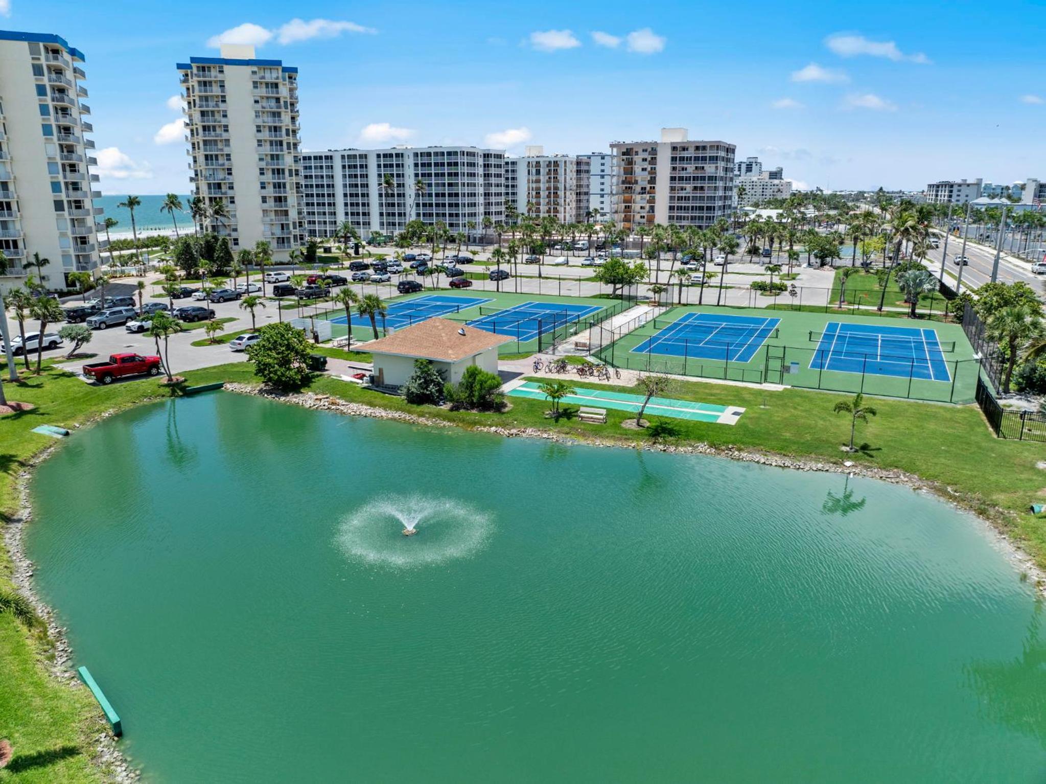 Beachfront, Estero Beach Tennis 708A Weekly Stays