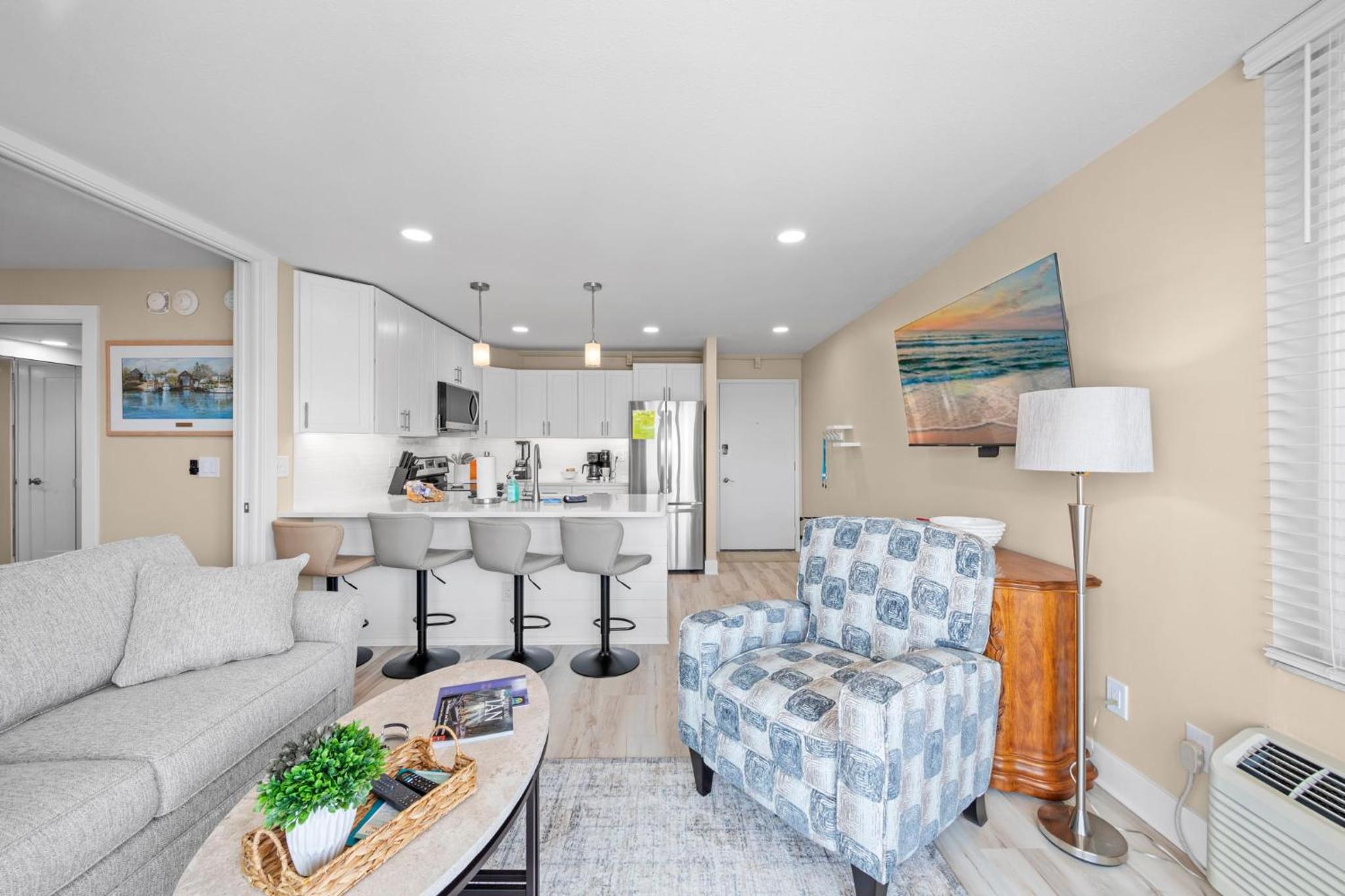 Beachfront, Estero Beach Tennis 708A Weekly Stays