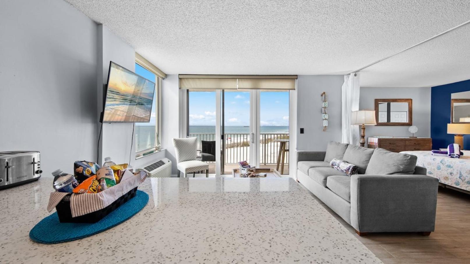 Gulf Water Views 2 bikes, beach gear weekly stay