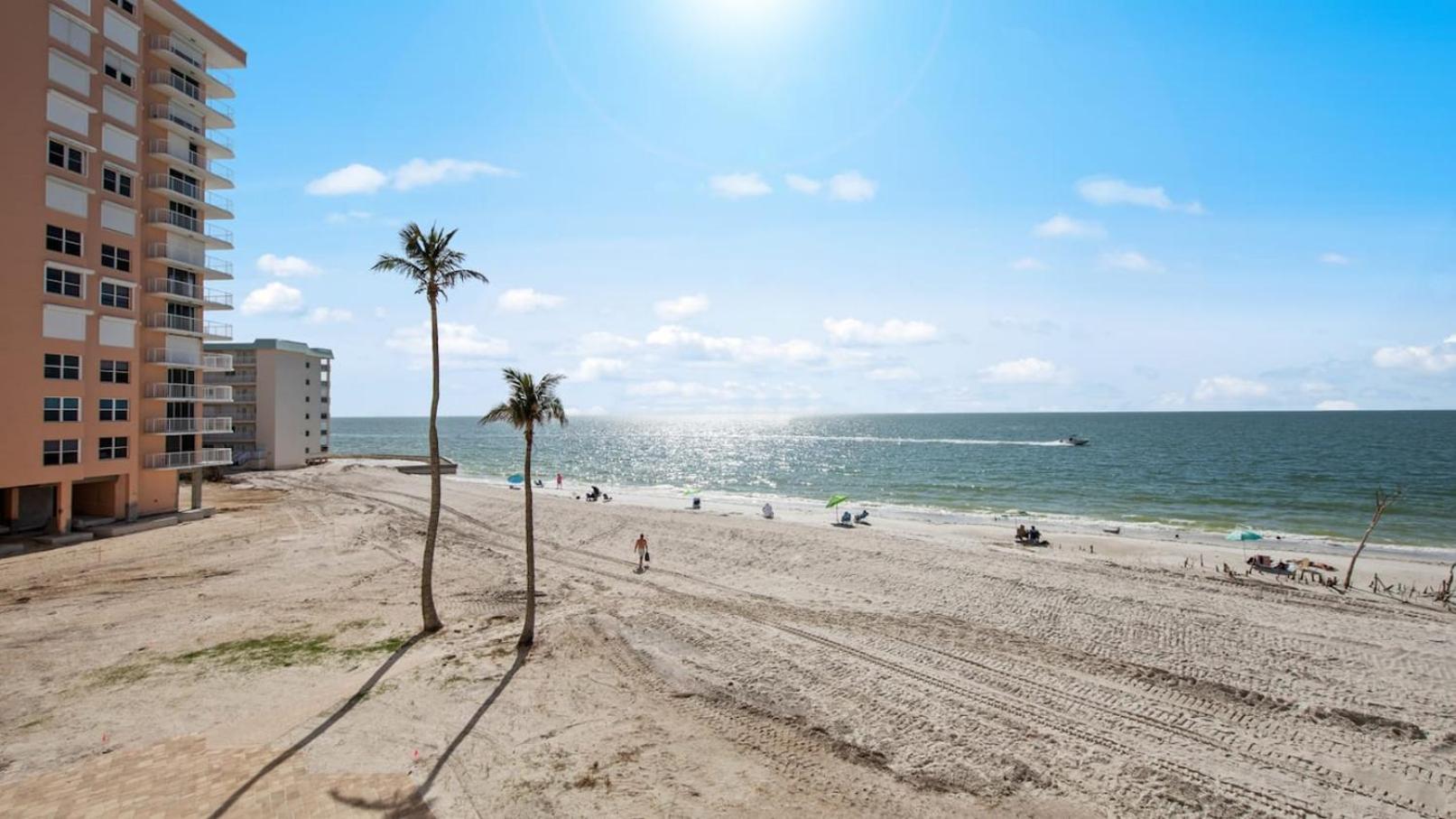 Gulf Water Views 2 bikes, beach gear weekly stay