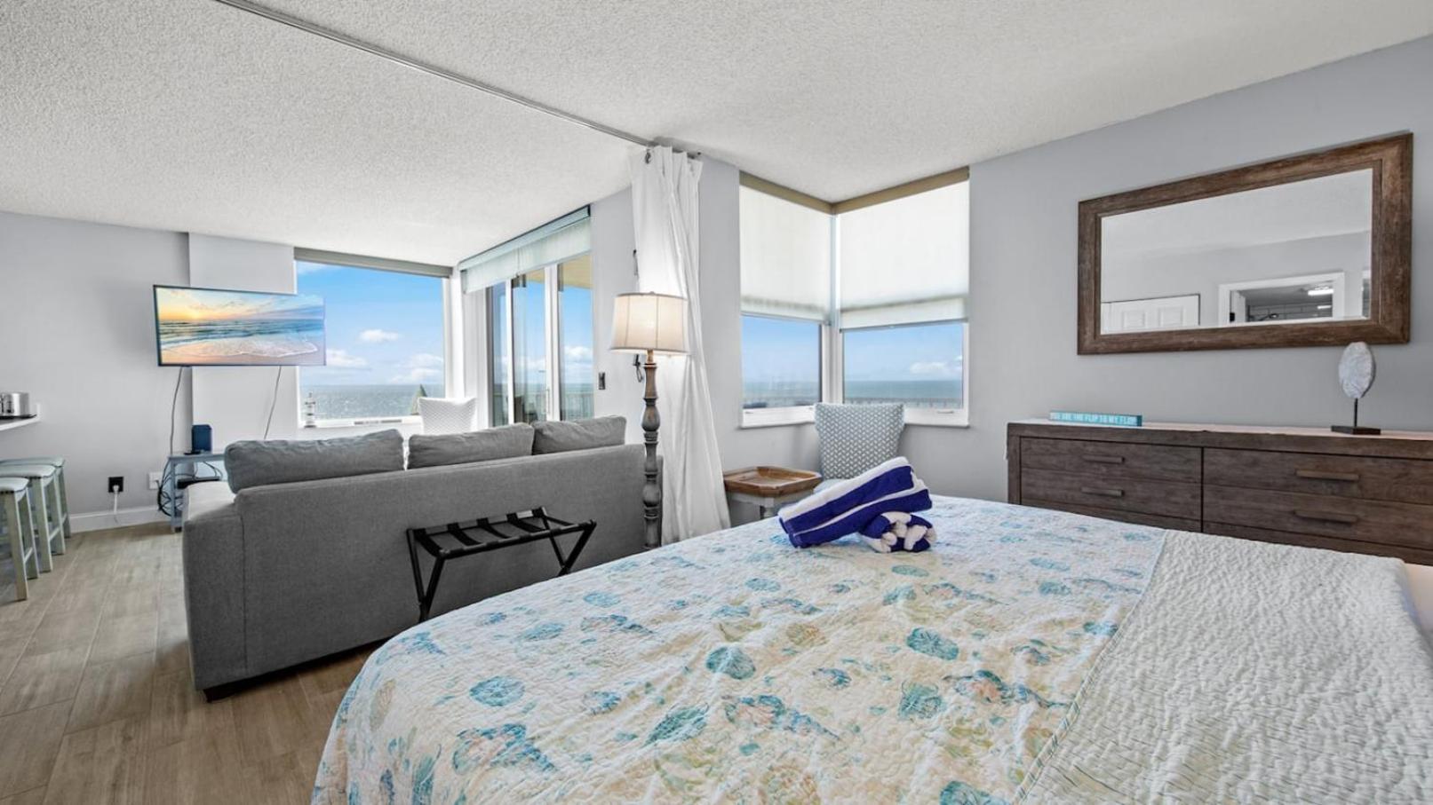 Gulf Water Views 2 bikes, beach gear weekly stay