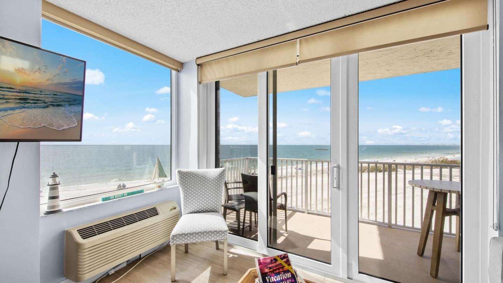 Gulf Water Views 2 bikes, beach gear weekly stay