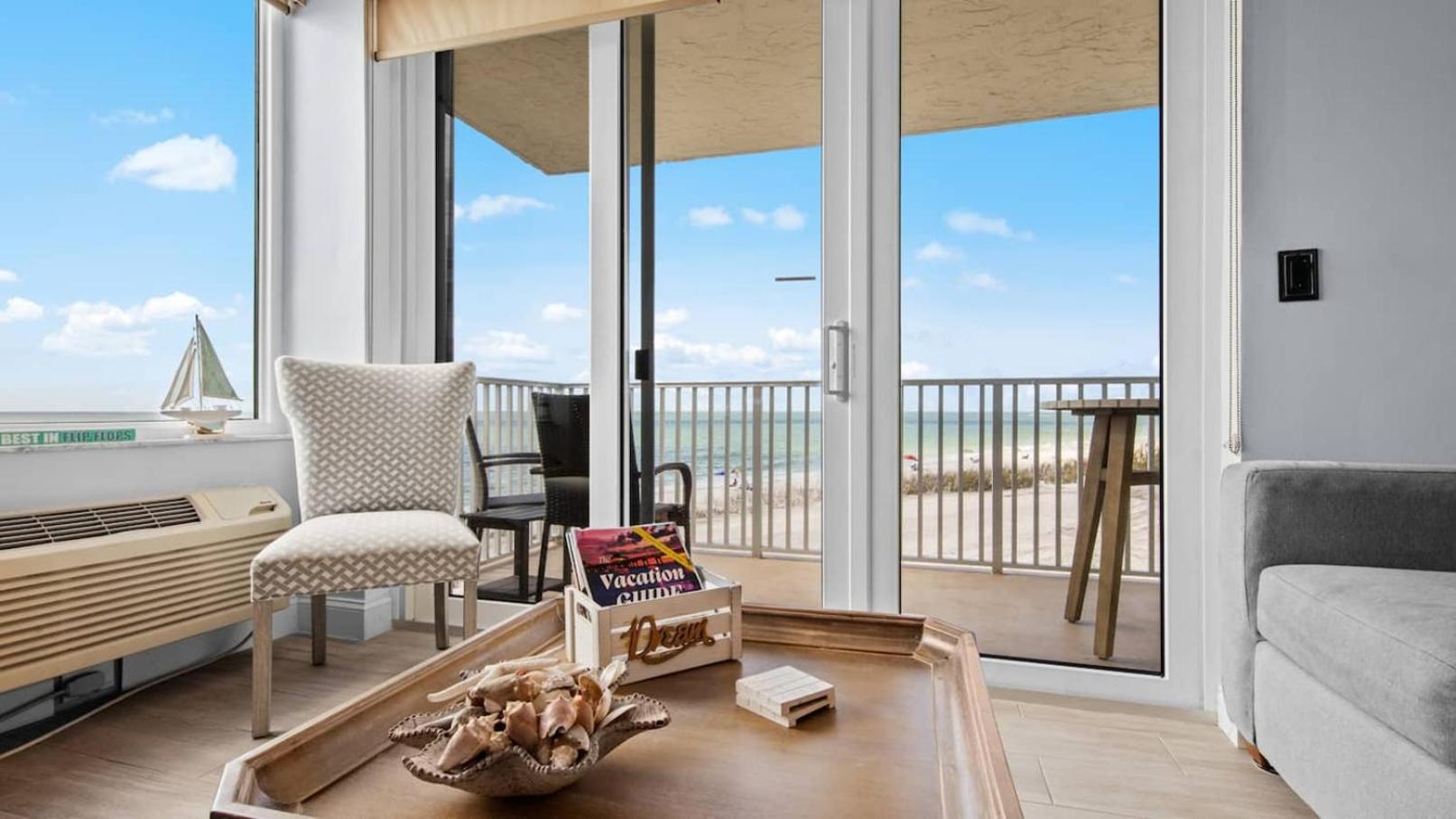 Gulf Water Views 2 bikes, beach gear weekly stay