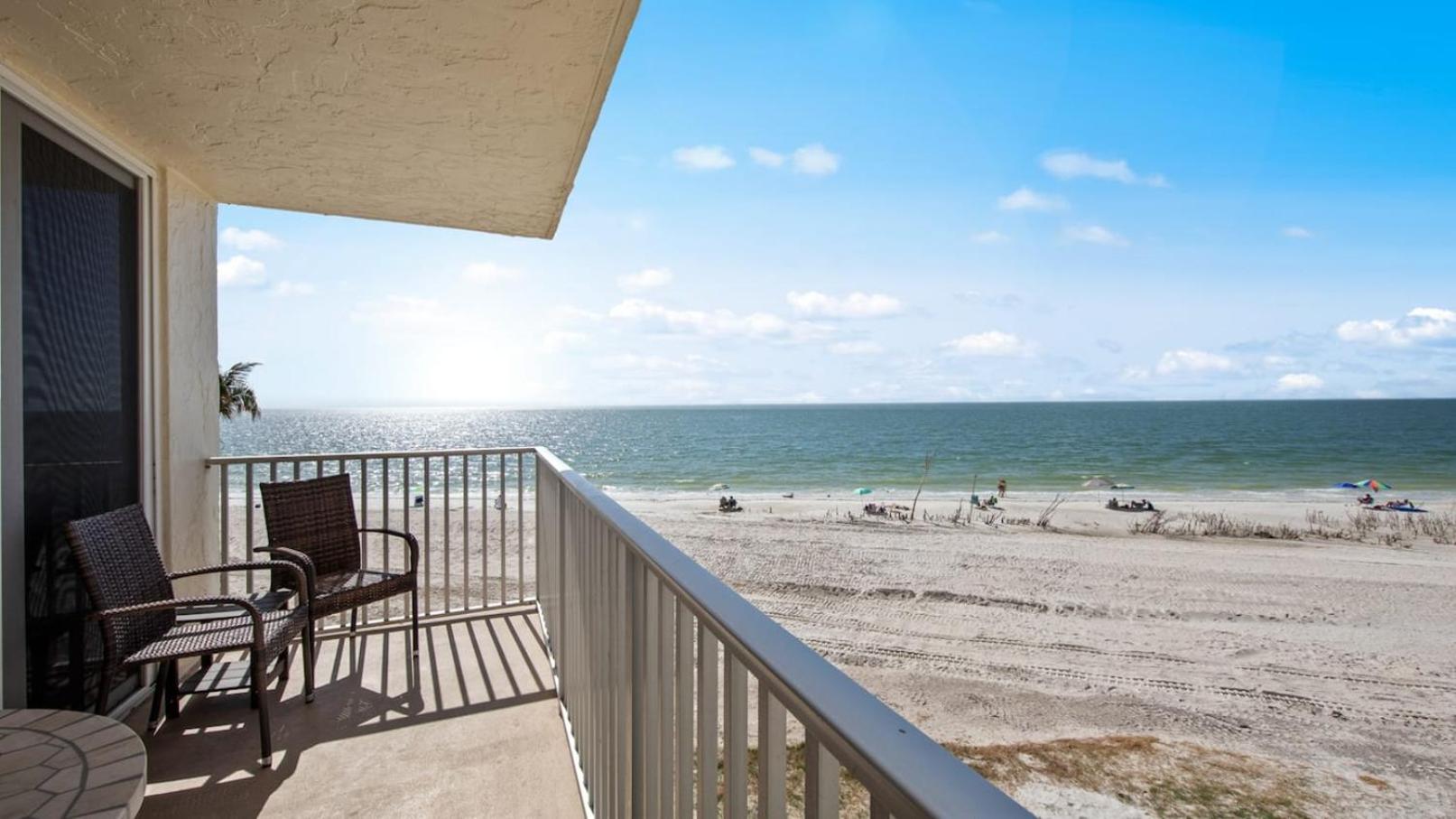 Gulf Water Views 2 bikes, beach gear weekly stay