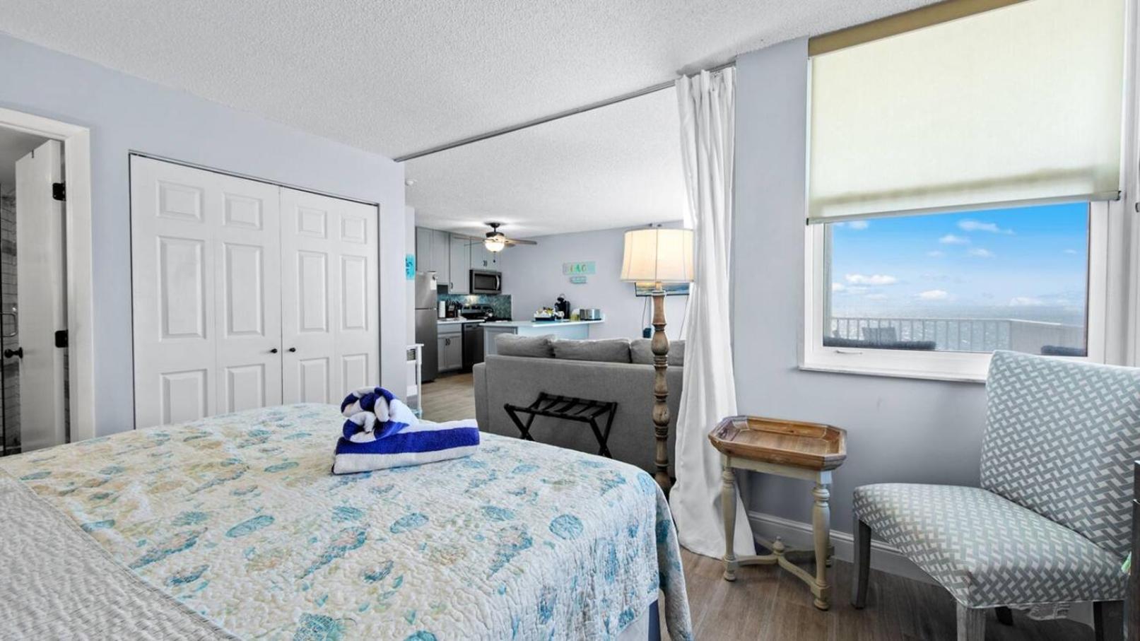 Gulf Water Views 2 bikes, beach gear weekly stay