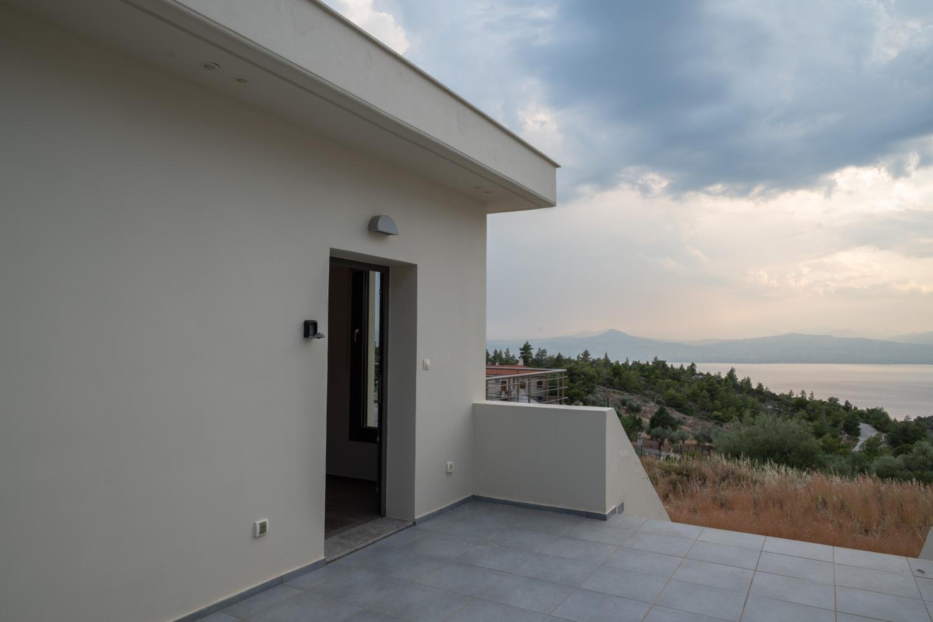 White Sand Loutraki Villa - Sea View