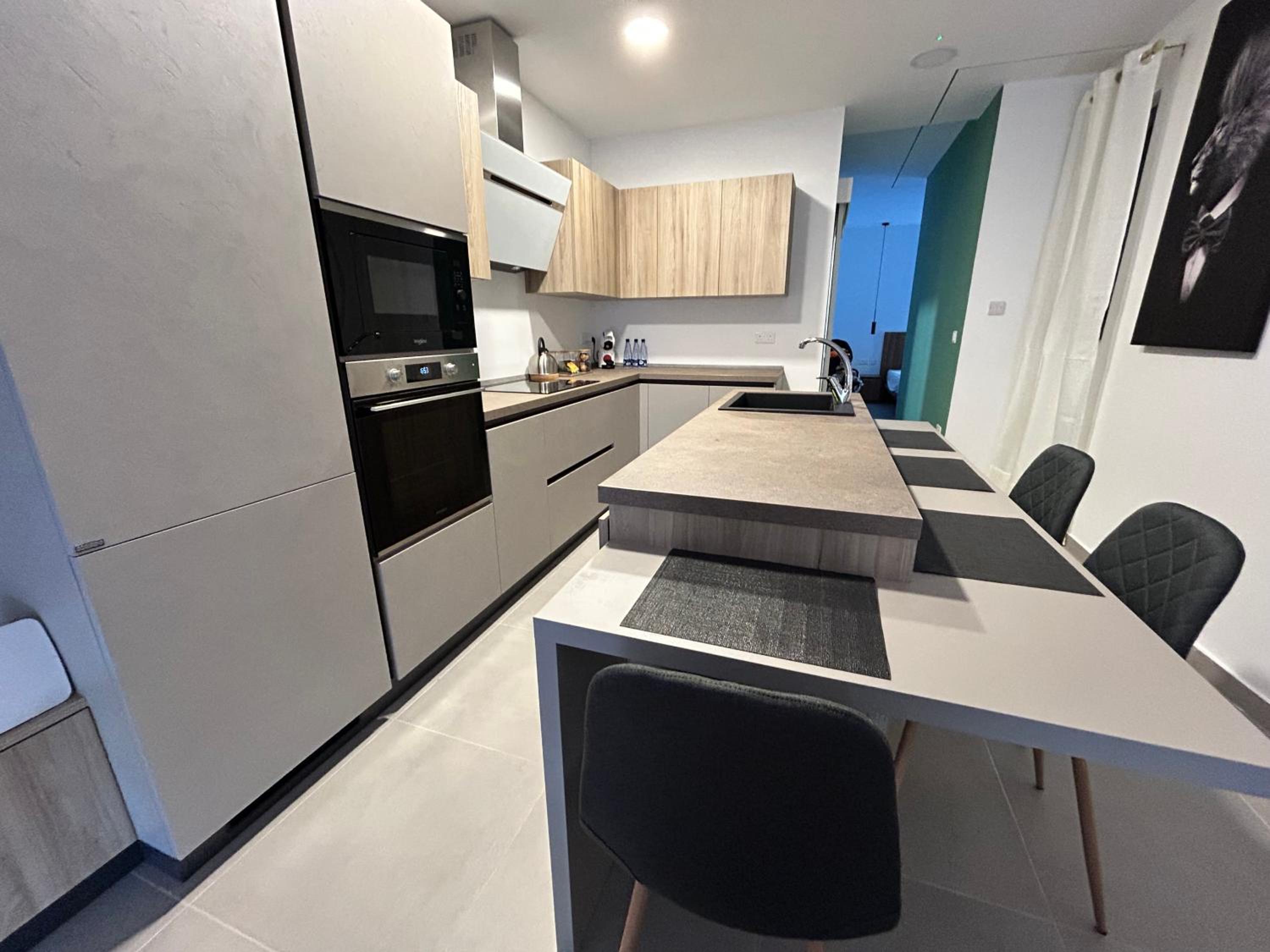 Stylish Seaside 1br Maisonette Marsaxlokk Bay