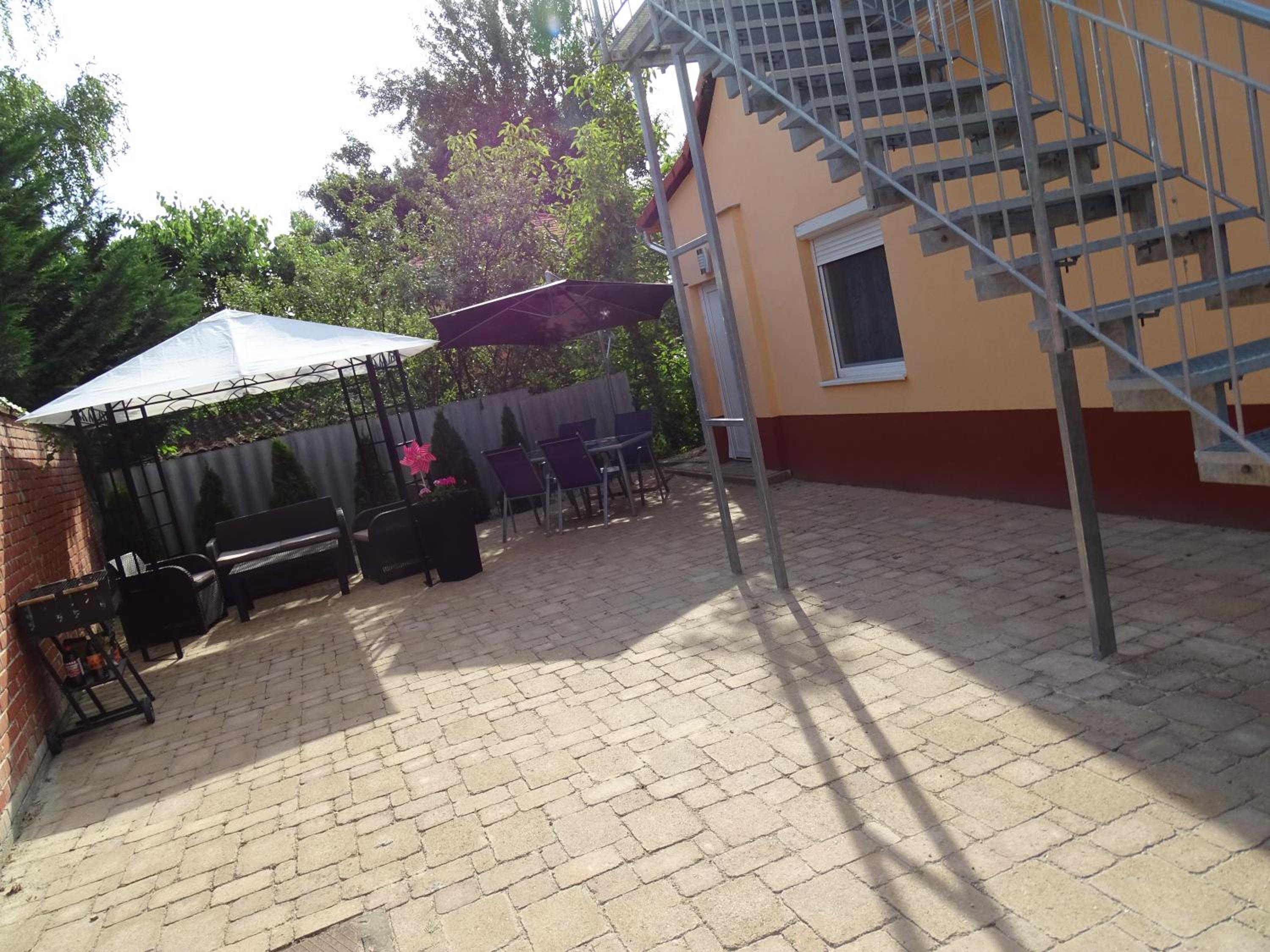 Photo 52
