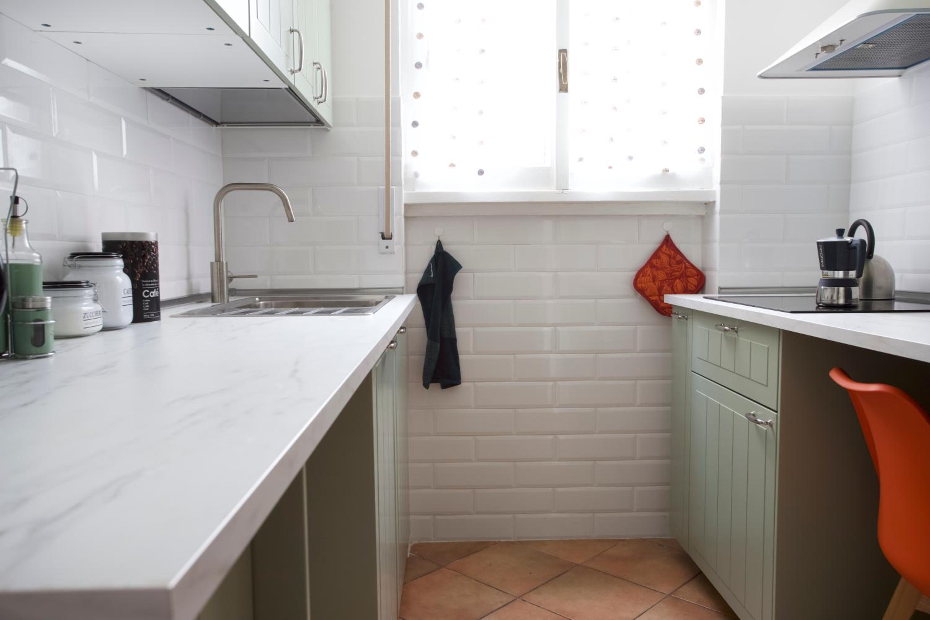 Funky 3BR Flat, Scenic Tram to Colosseum 7 Stops