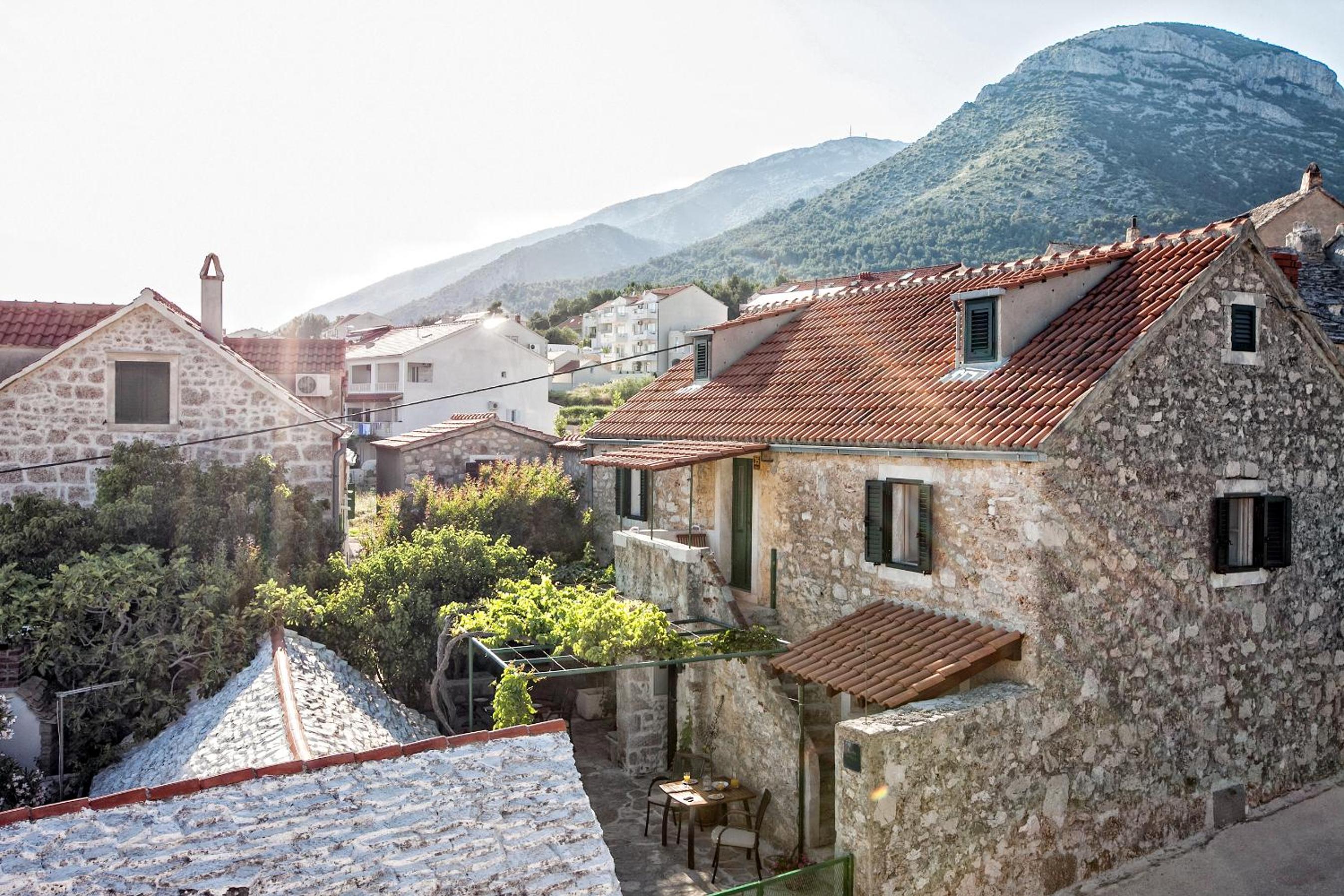 Hotel Paradise Stone Apartments - Image 1