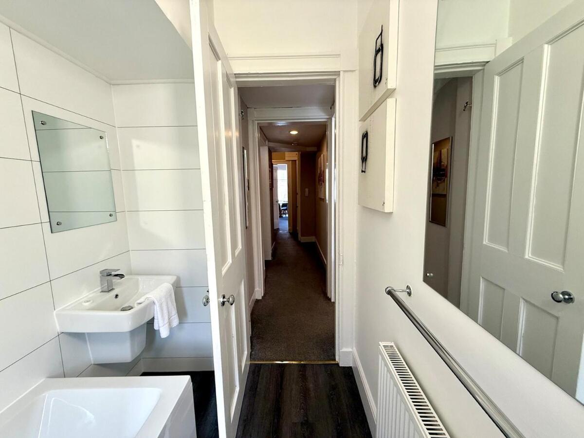 New Town luxury 1 bed apartment