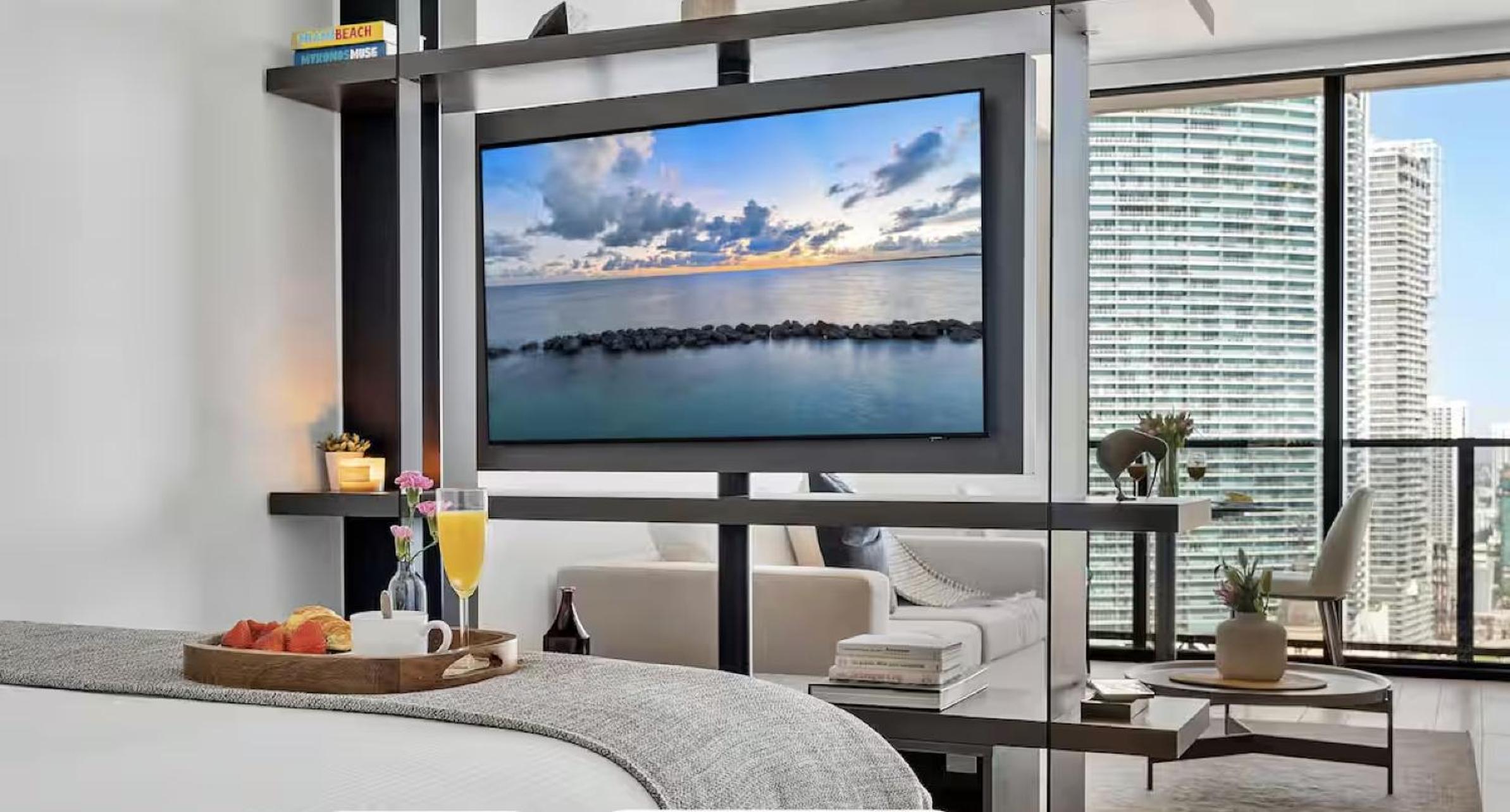High-Rise Luxury Condo in Downtown Miami with Ocean Views