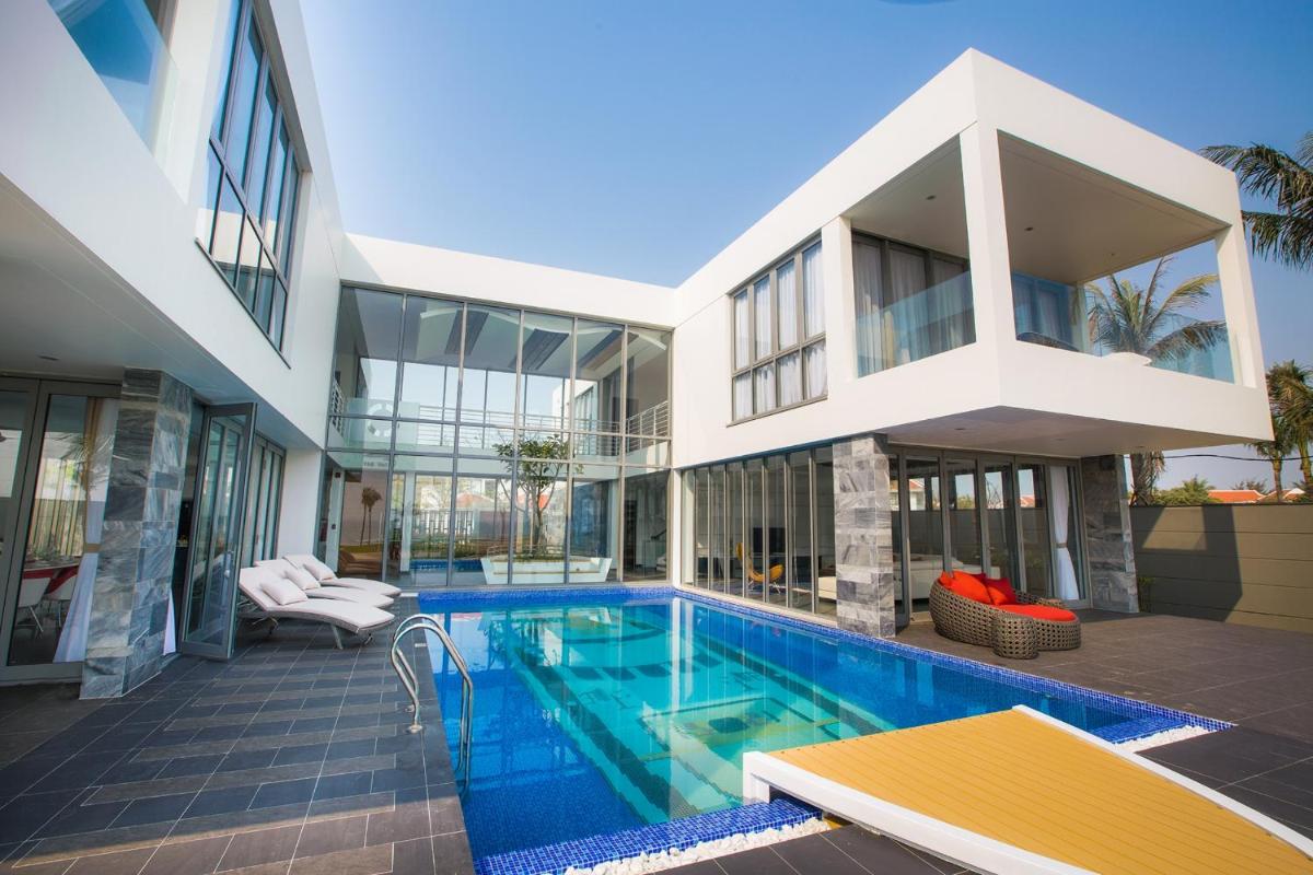 The Yacht Villa view 2