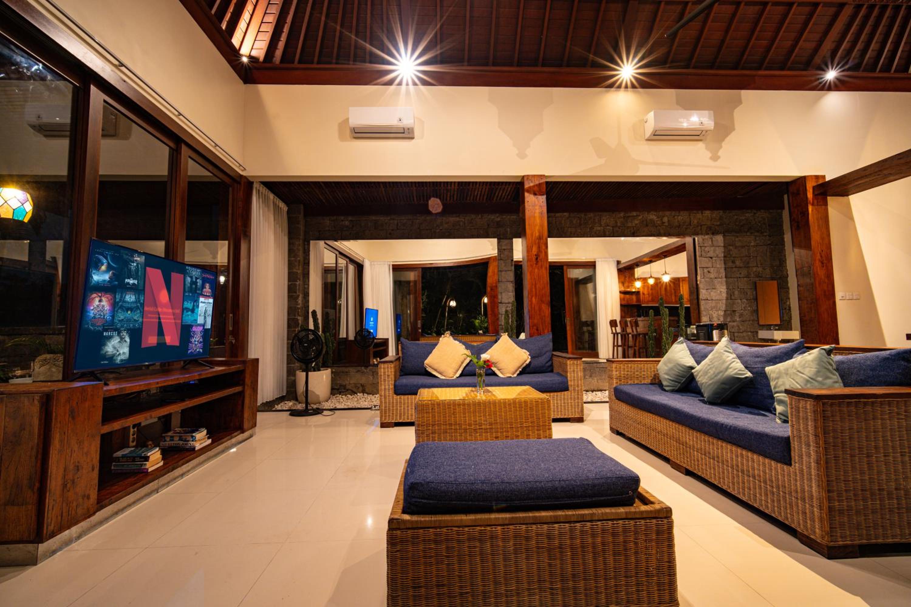 Magnifica Villa Canggu - 3BR Private villa 5 mins to Finns Beach Club