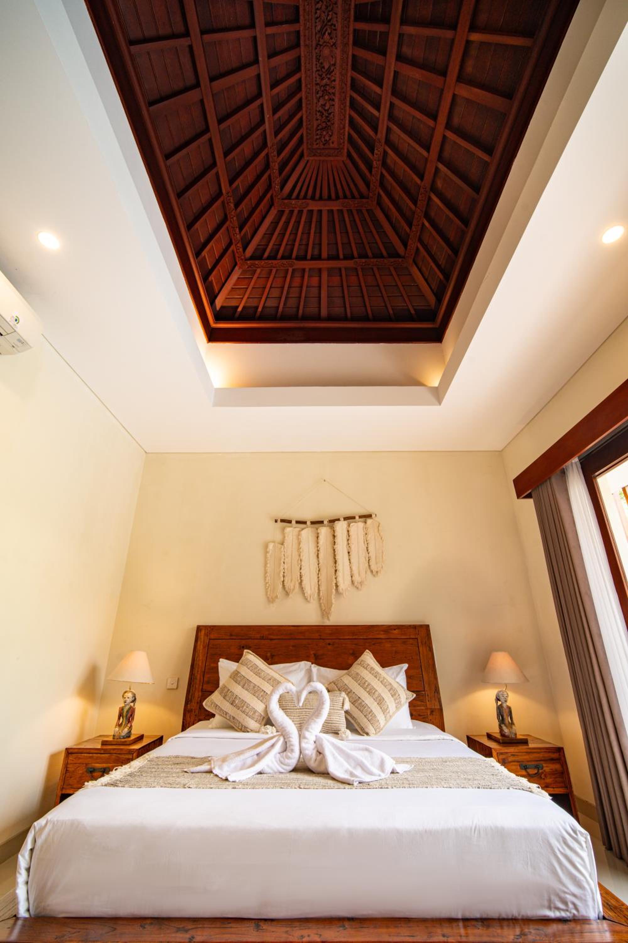 Magnifica Villa Canggu - 3BR Private villa 5 mins to Finns Beach Club