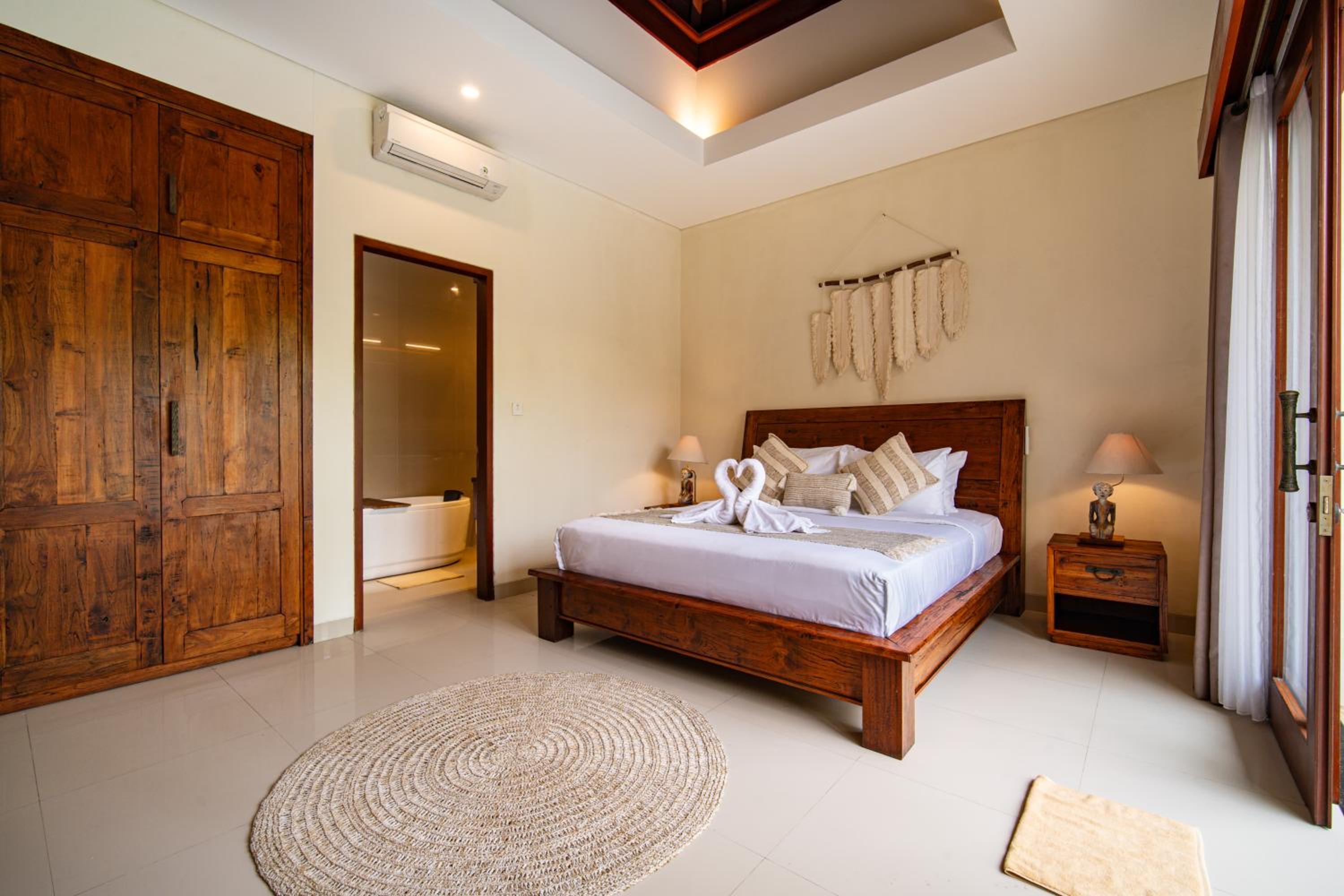 Magnifica Villa Canggu - 3BR Private villa 5 mins to Finns Beach Club