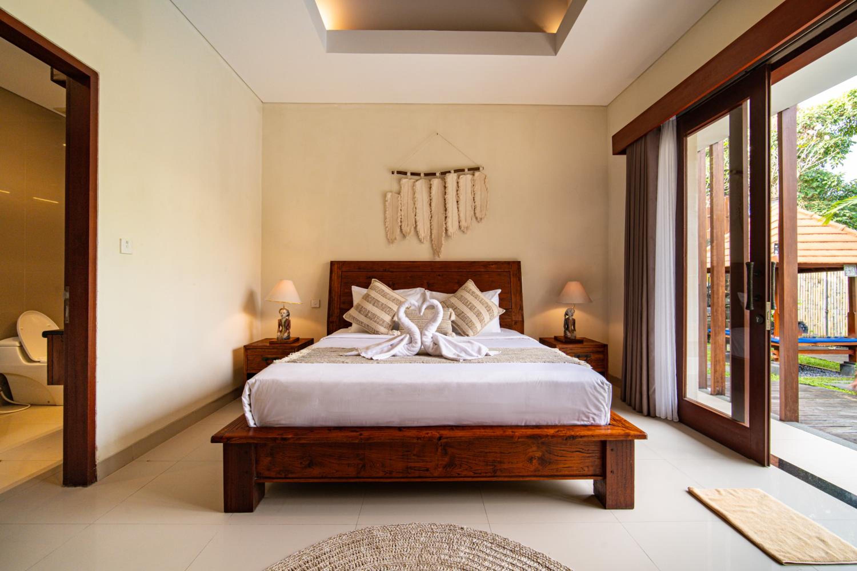 Magnifica Villa Canggu - 3BR Private villa 5 mins to Finns Beach Club