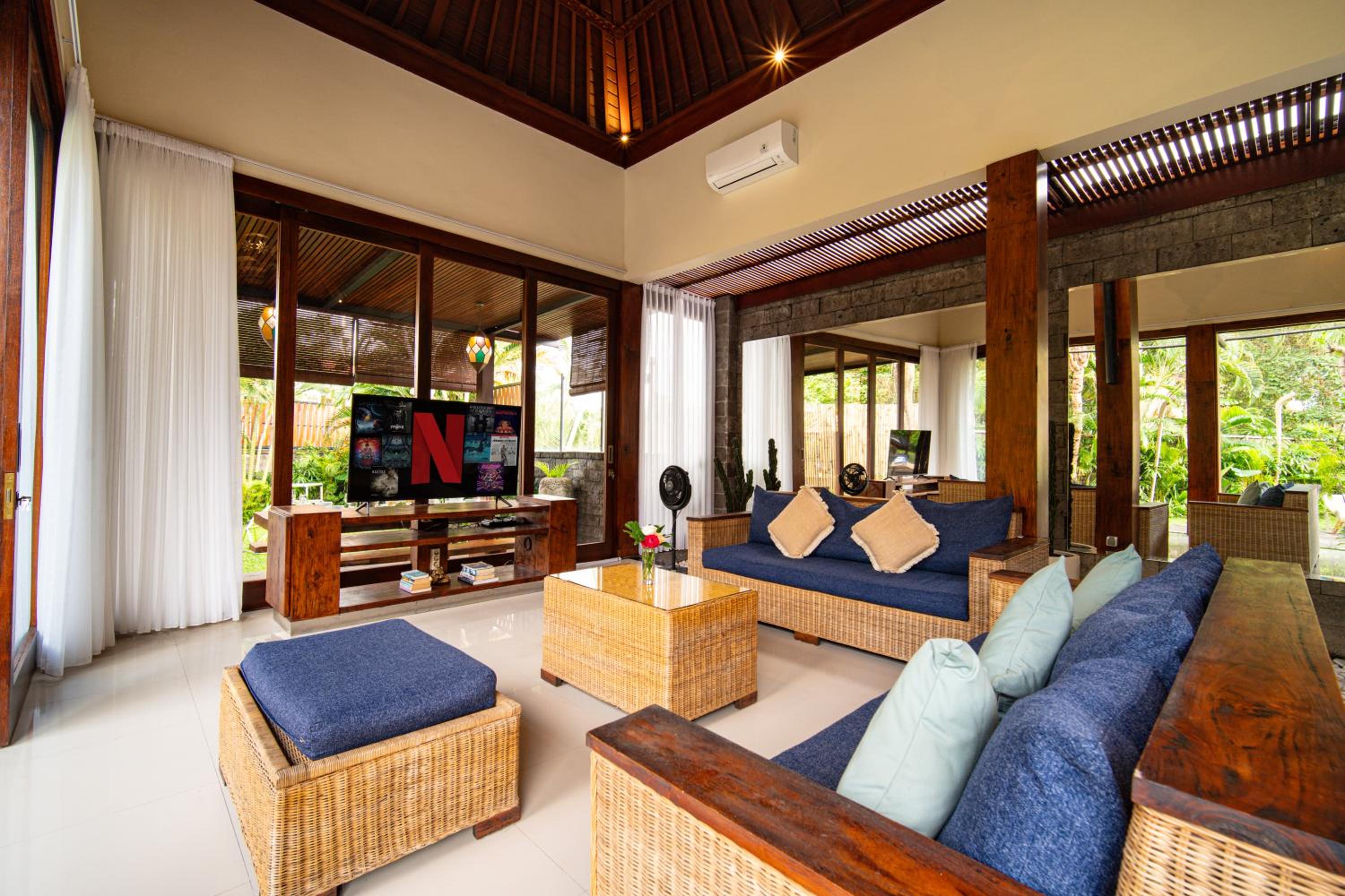Magnifica Villa Canggu - 3BR Private villa 5 mins to Finns Beach Club