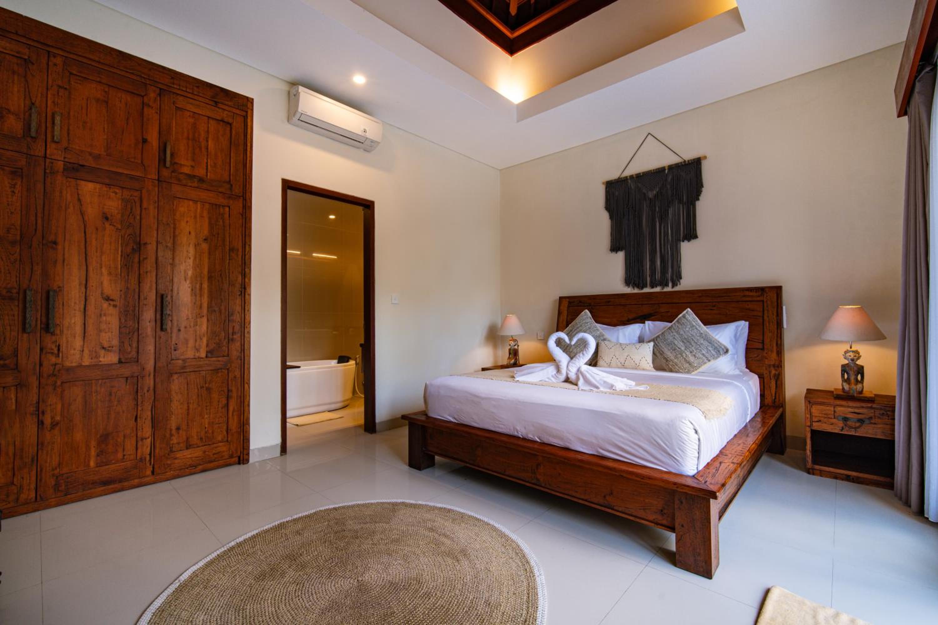 Magnifica Villa Canggu - 3BR Private villa 5 mins to Finns Beach Club