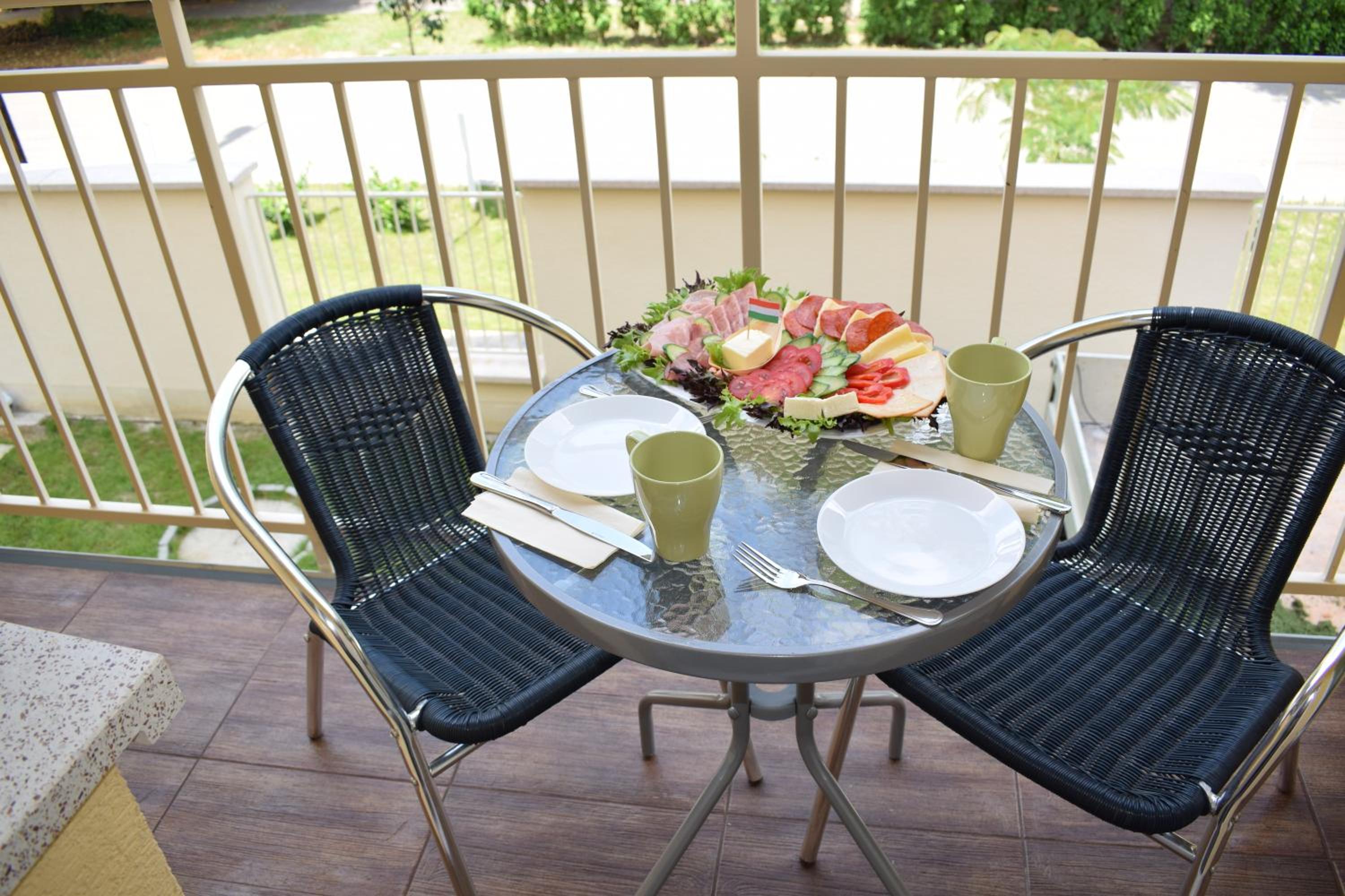 Hotel Aqualiget-Apartmanház E-Car plug-in point Szeged - Image 1