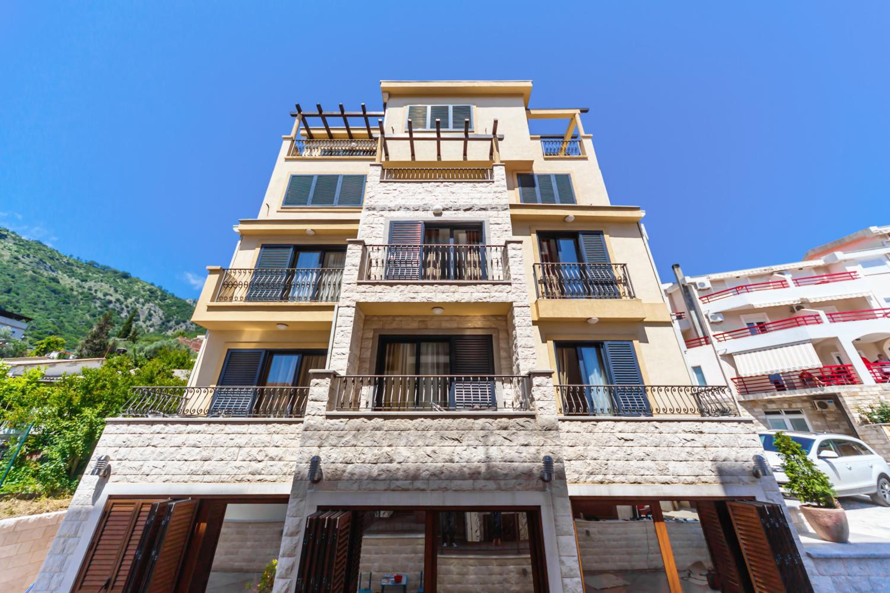 Opium Mar Apartments