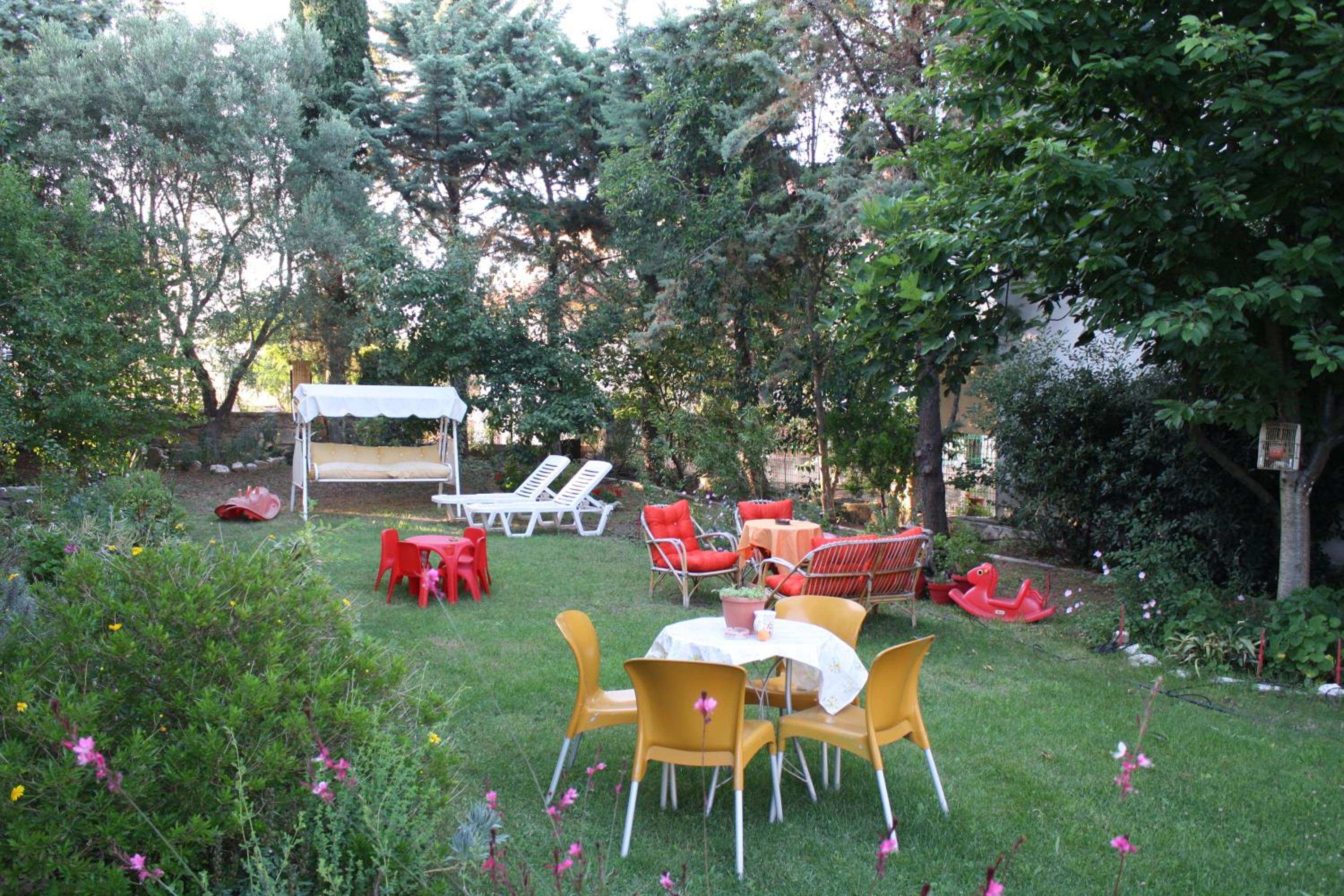 Photo 33