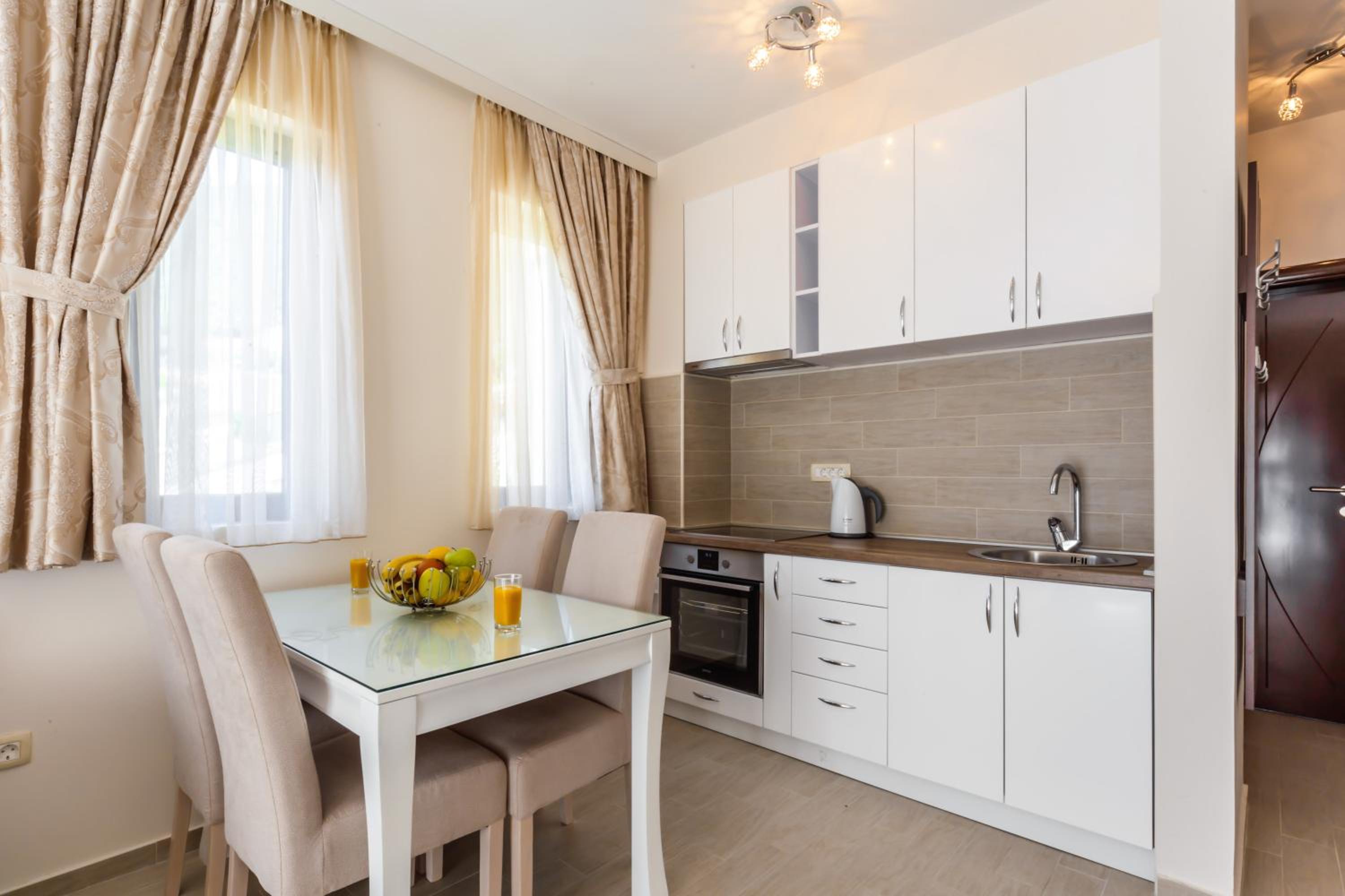 Opium Mar Apartments