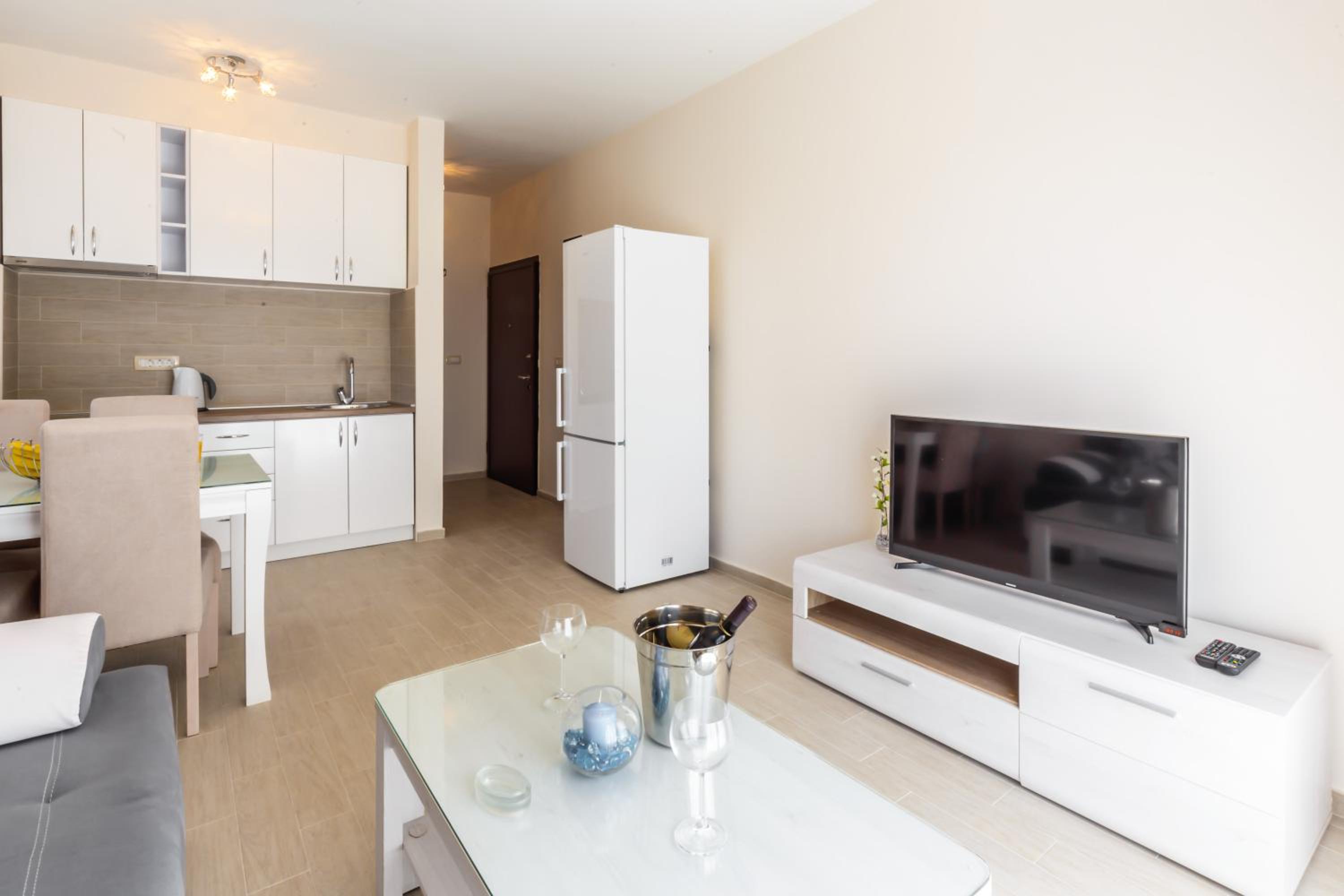 Opium Mar Apartments