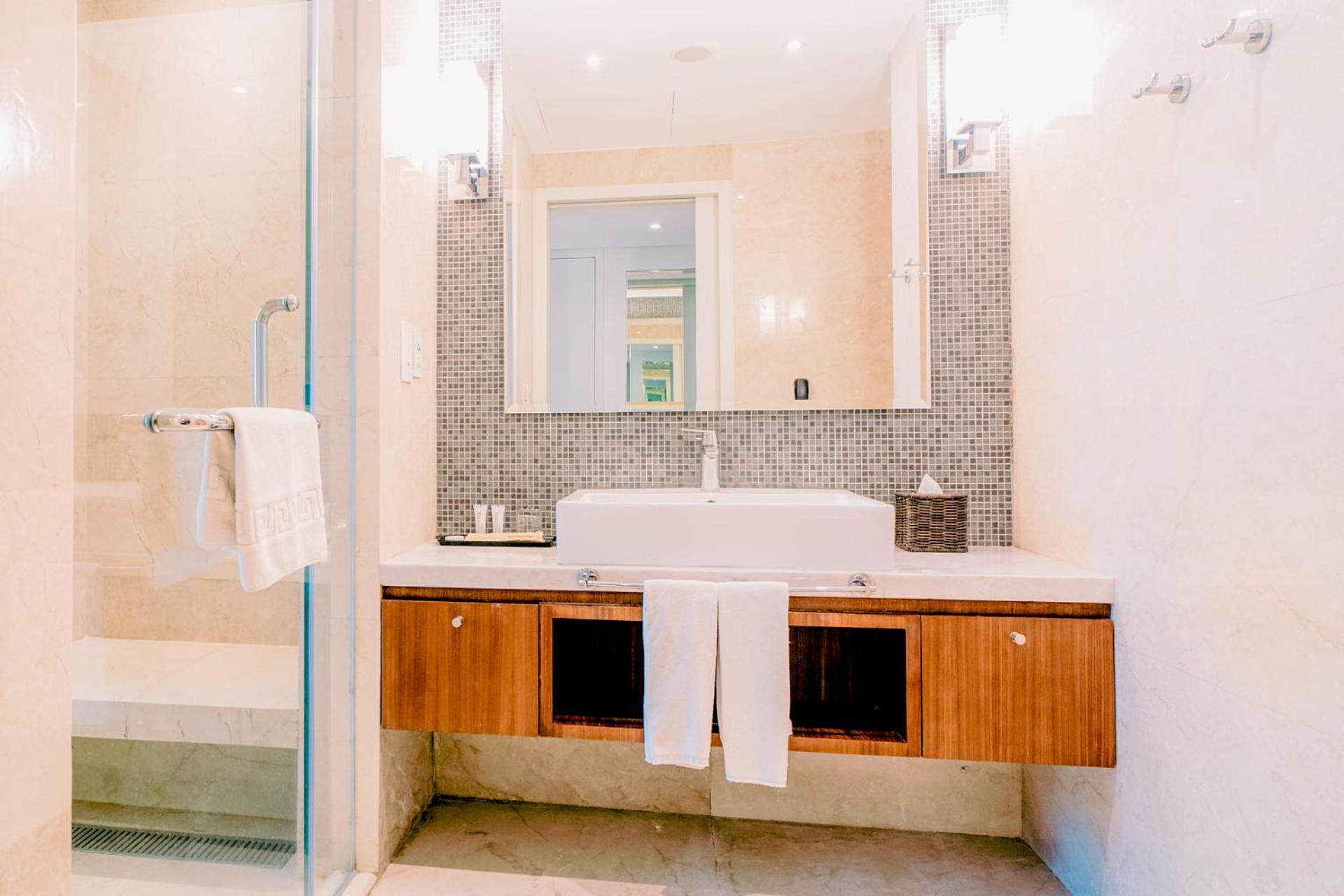 Convenient City Stay in Iloilo Business Park