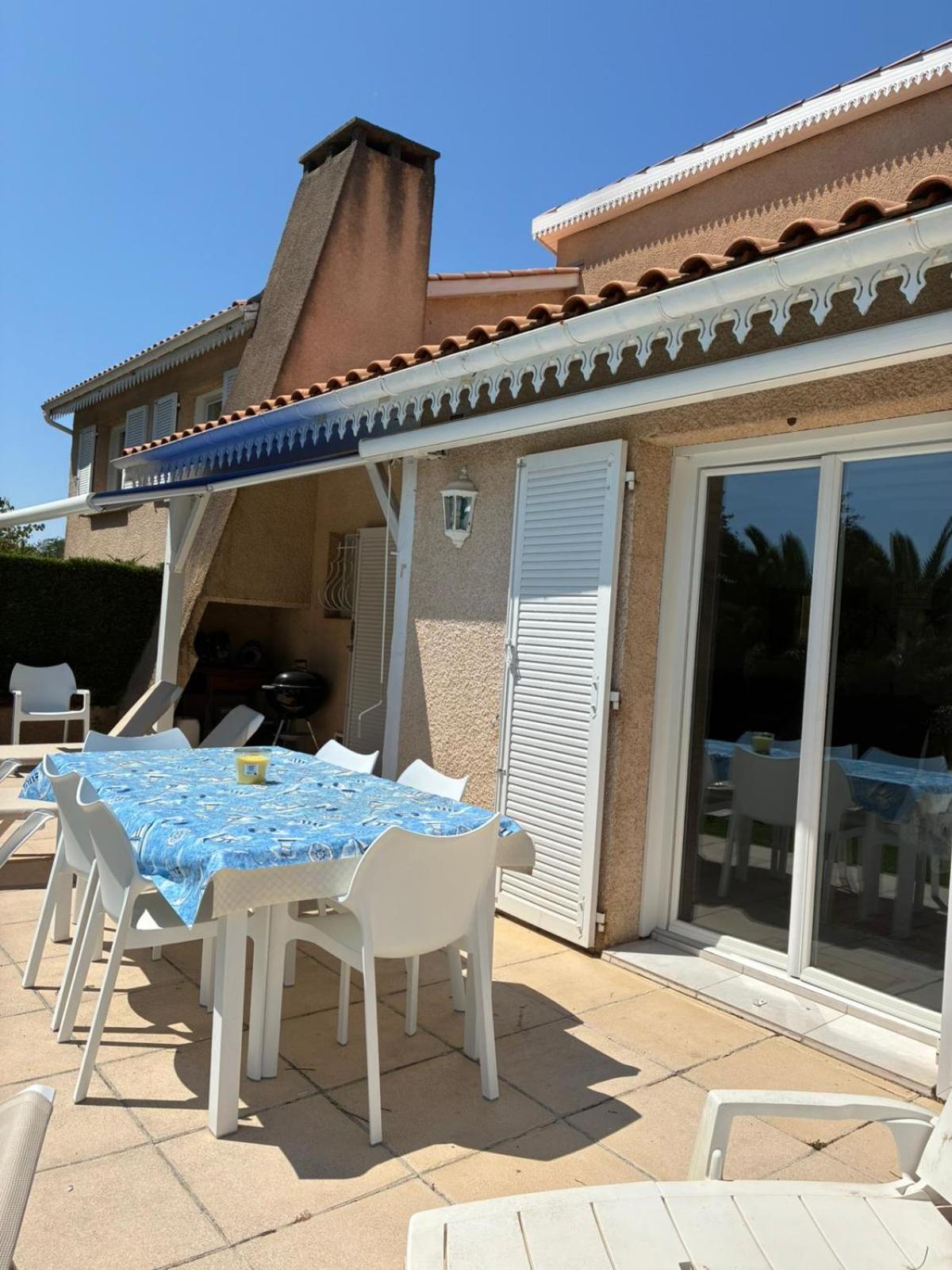 Villa La Hume proche port plage commodités Bassin d'Arcachon avec piscine chauffée