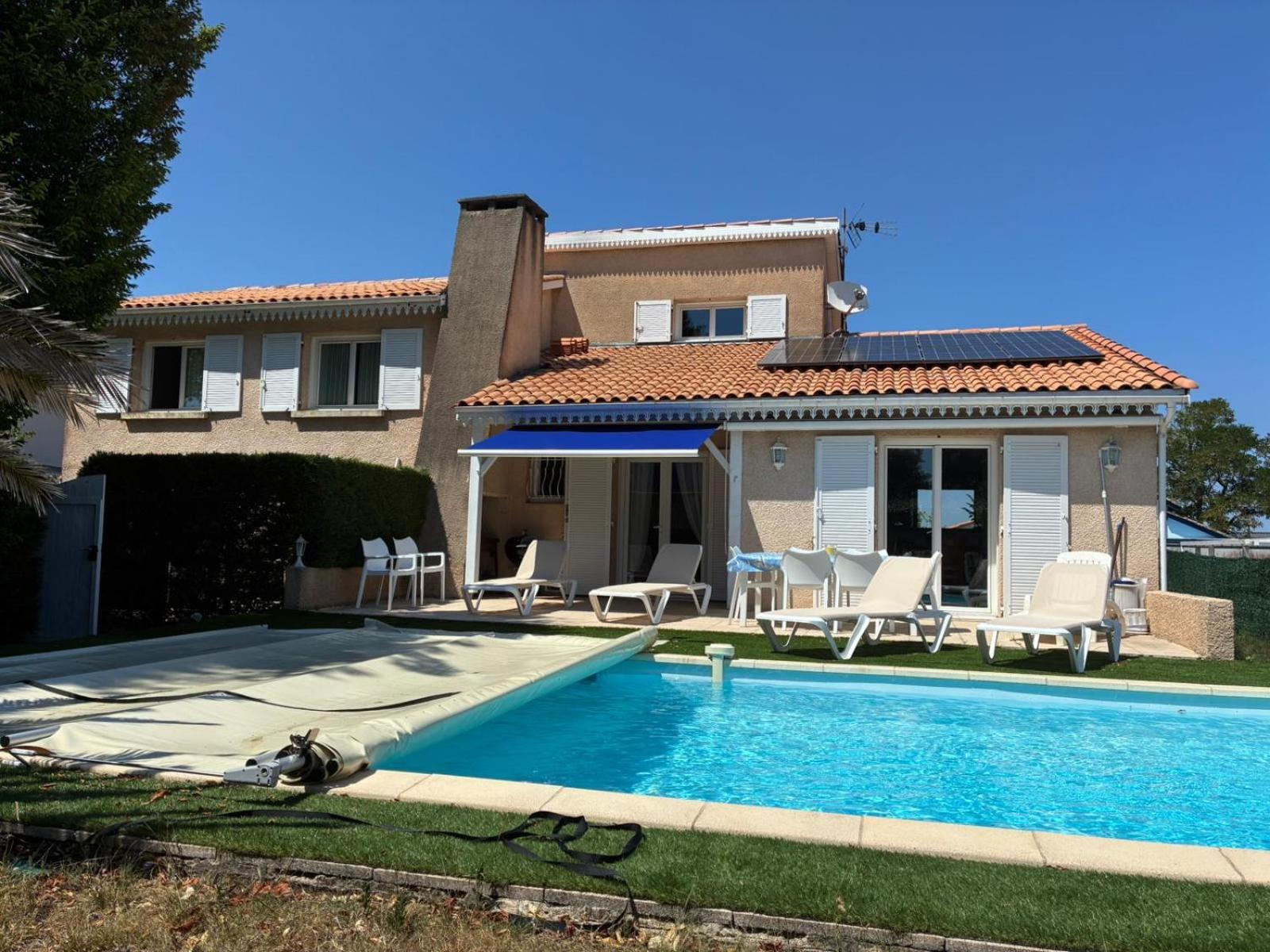 Villa La Hume proche port plage commodités Bassin d'Arcachon avec piscine chauffée