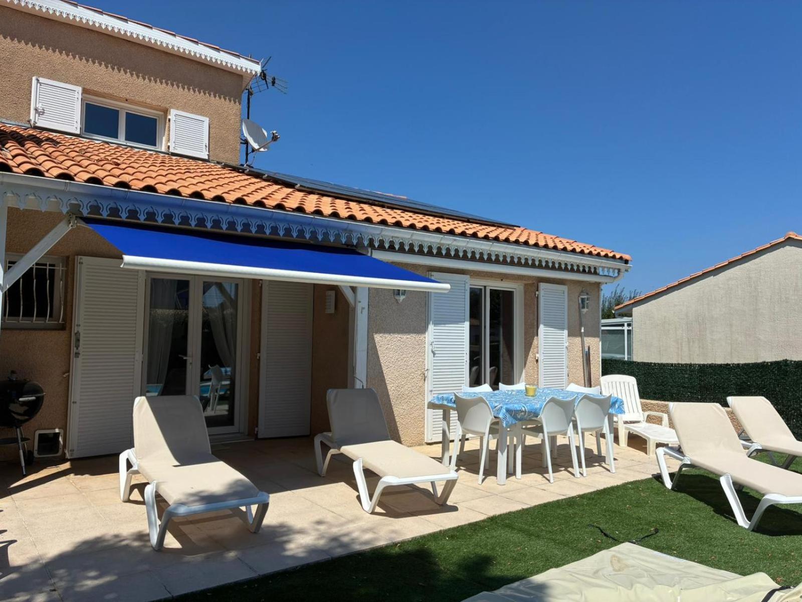 Villa La Hume proche port plage commodités Bassin d'Arcachon avec piscine chauffée