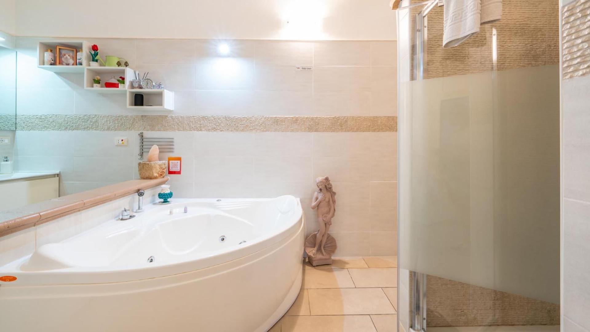 V&M Suite con Jacuzzi by Rentbeat
