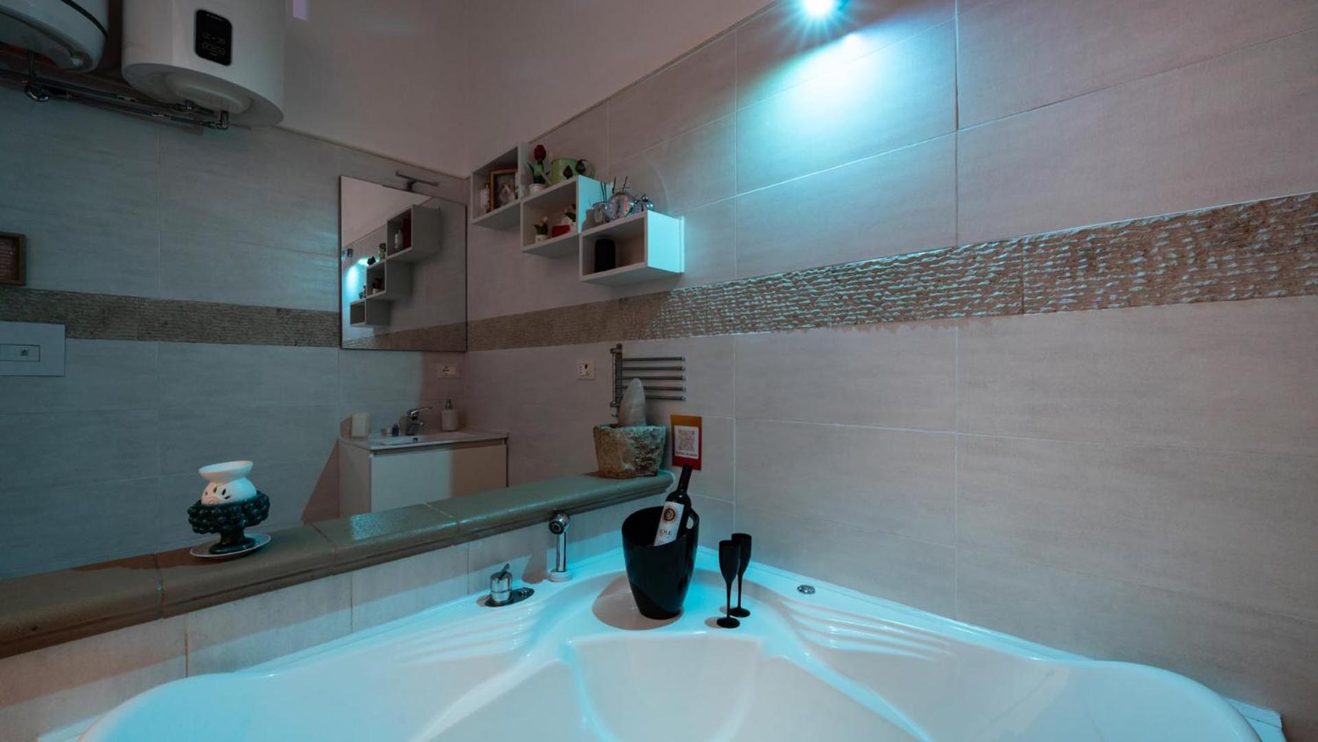 V&M Suite con Jacuzzi by Rentbeat