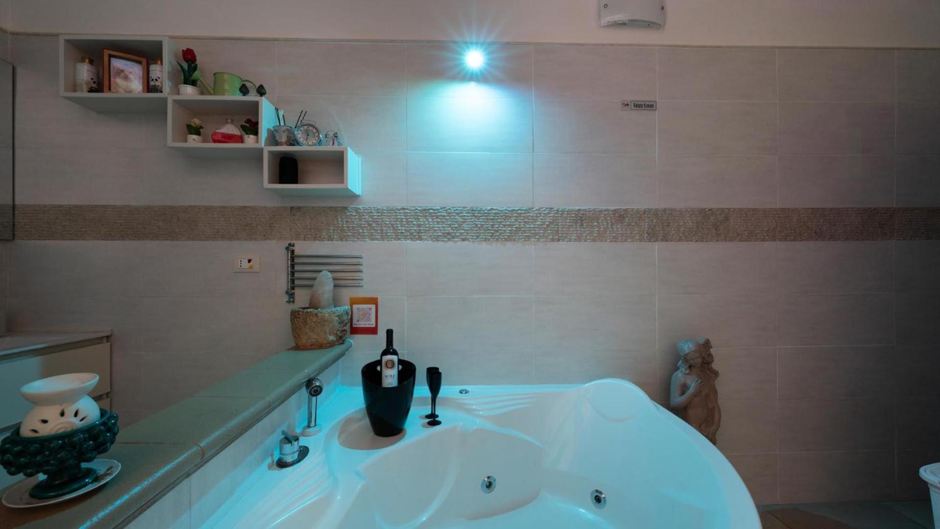V&M Suite con Jacuzzi by Rentbeat
