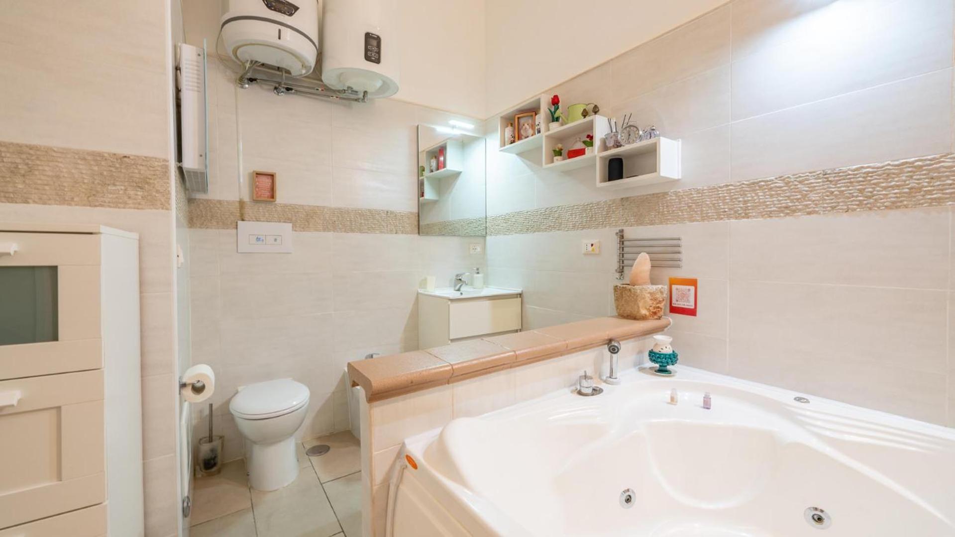 V&M Suite con Jacuzzi by Rentbeat
