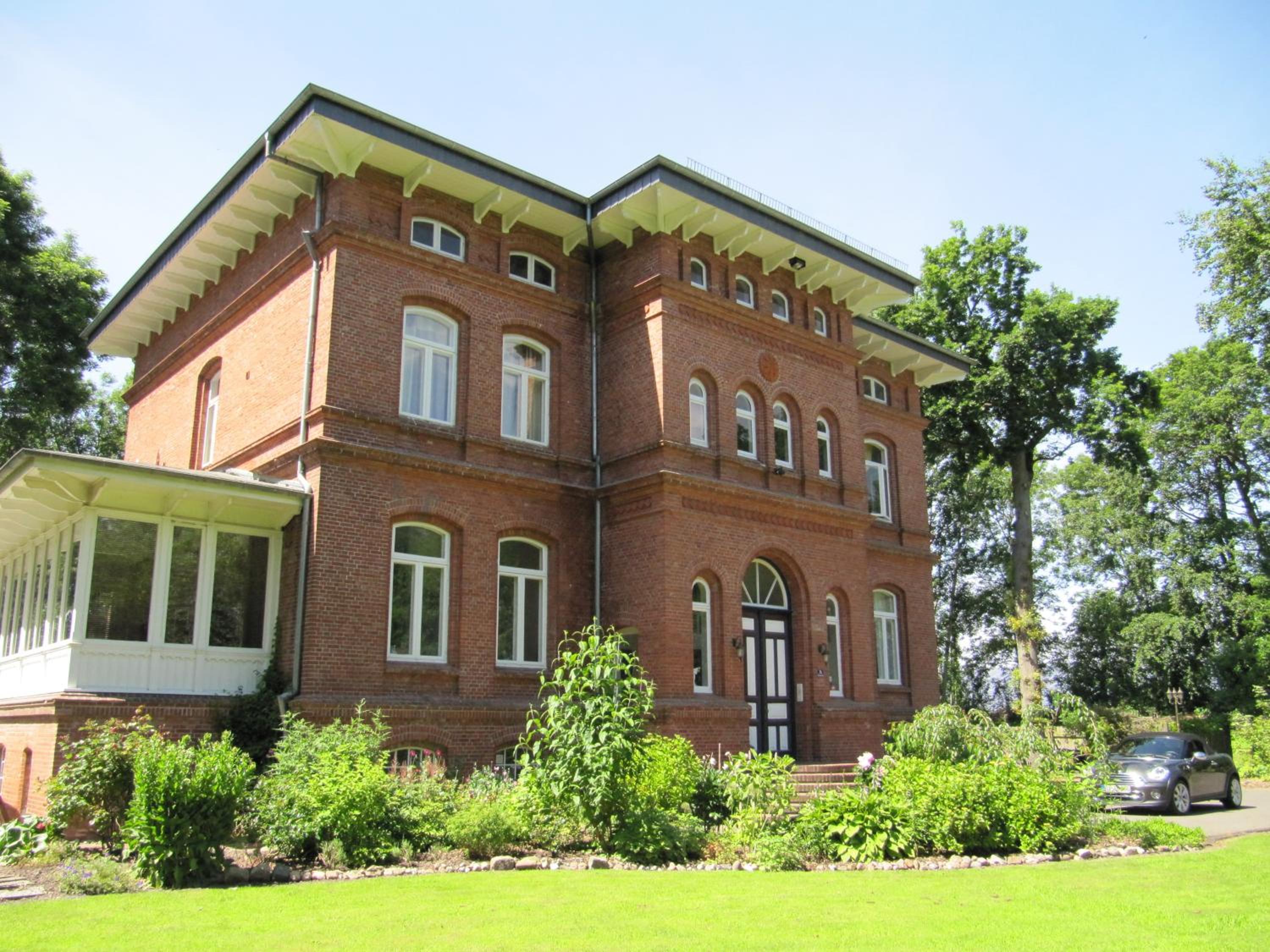 Haus im Park view 3