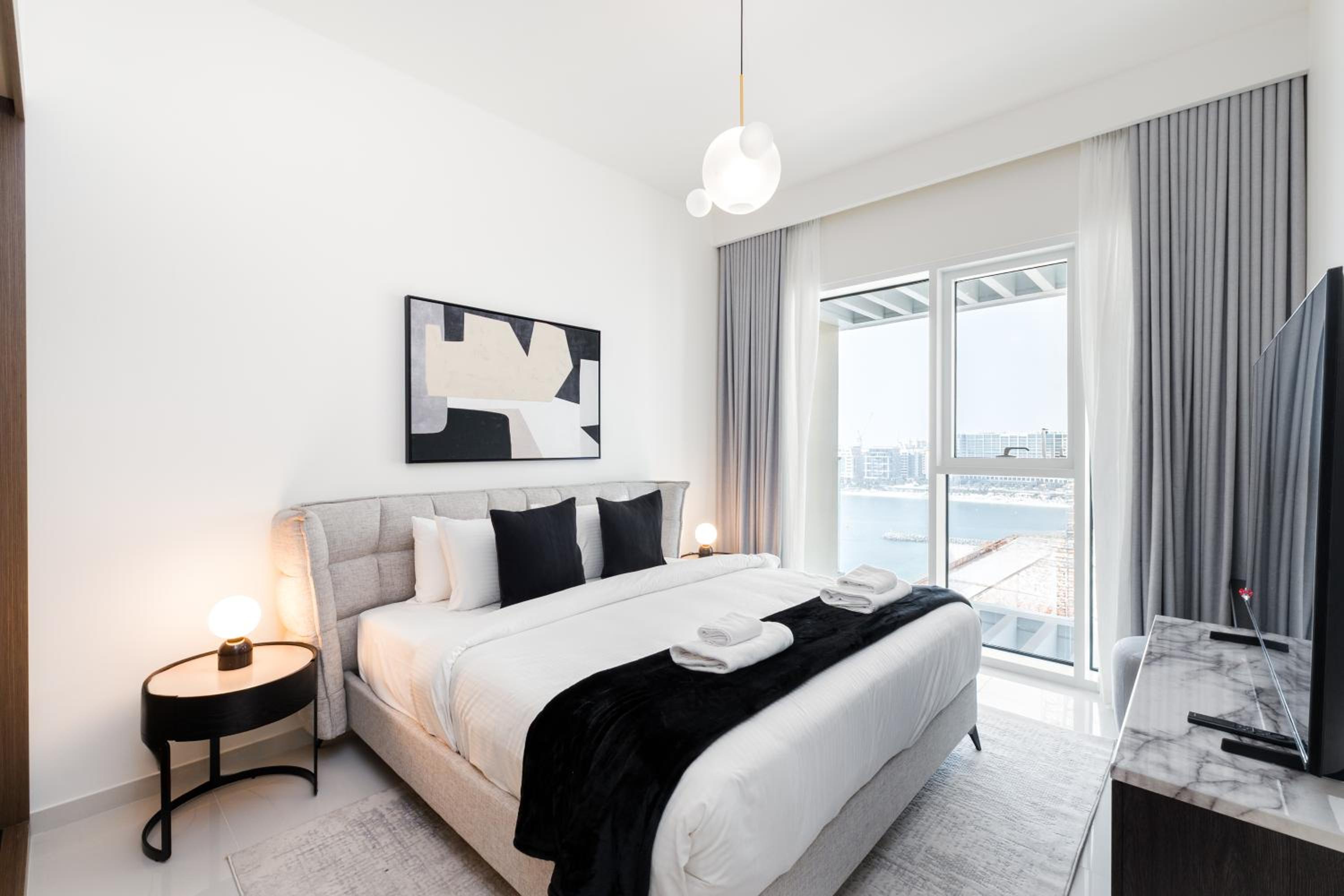 Grand Bleu, Emaar Beachfront - Mint Stay