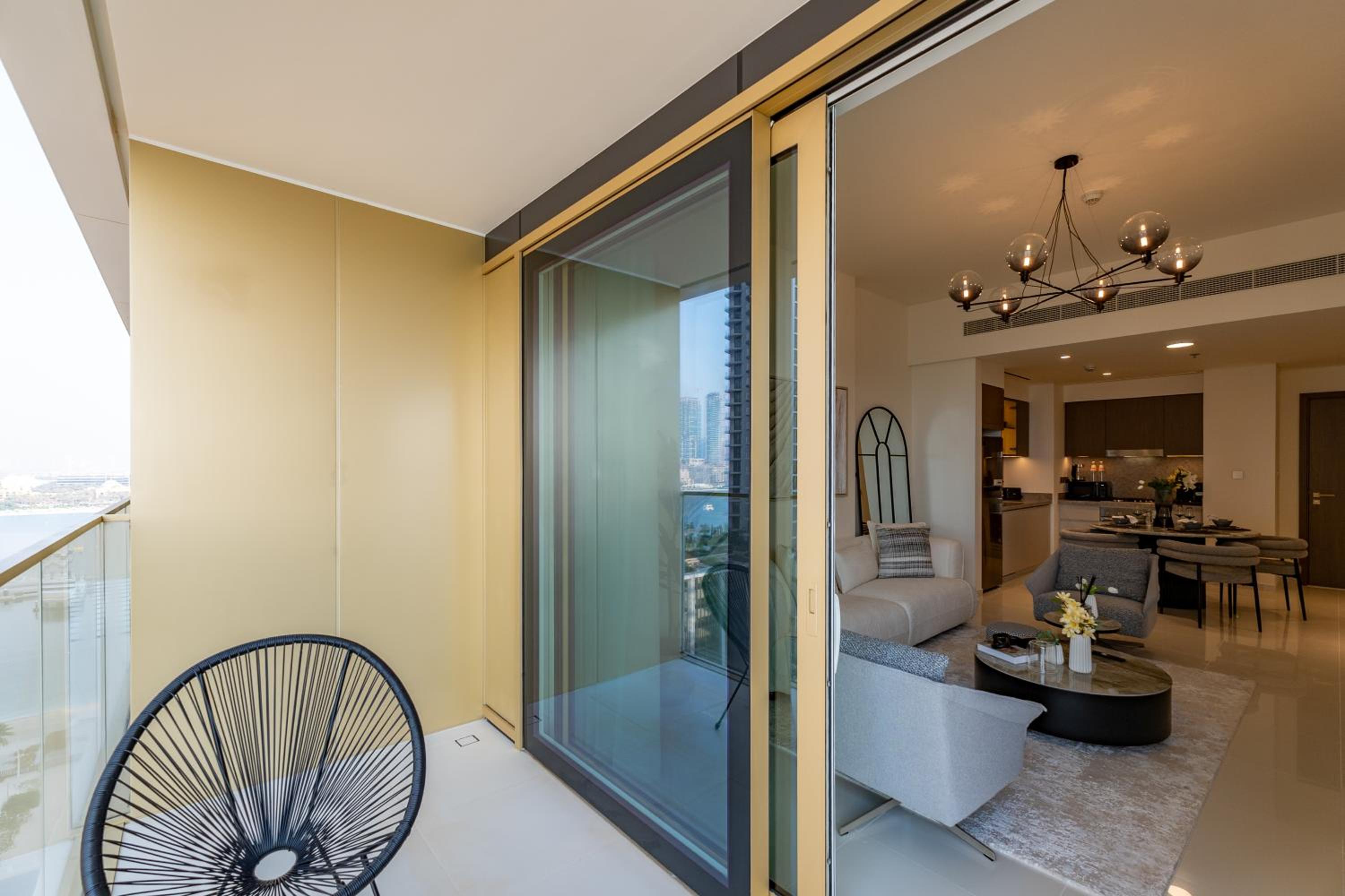 Grand Bleu, Emaar Beachfront - Mint Stay