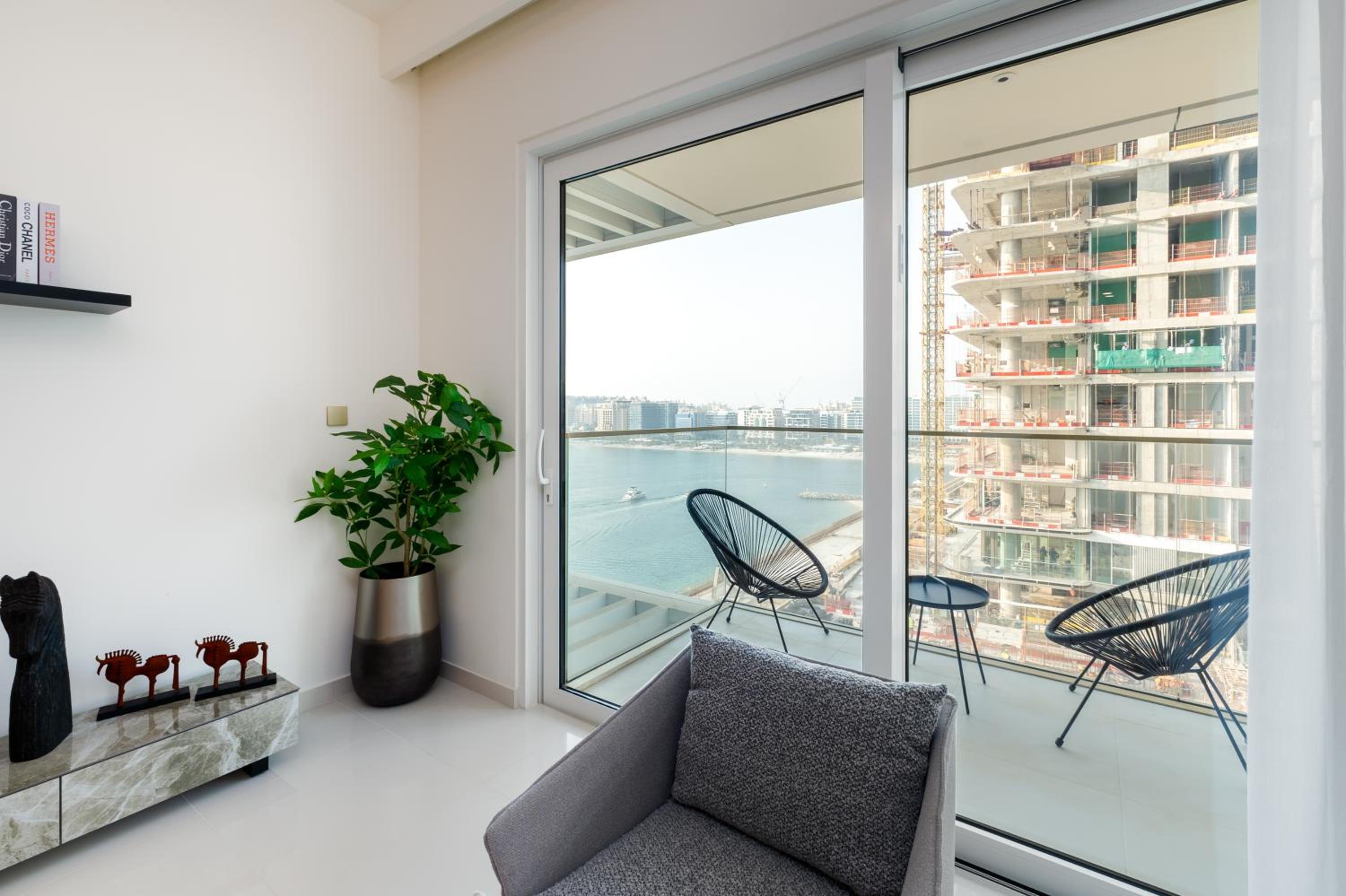 Grand Bleu, Emaar Beachfront - Mint Stay