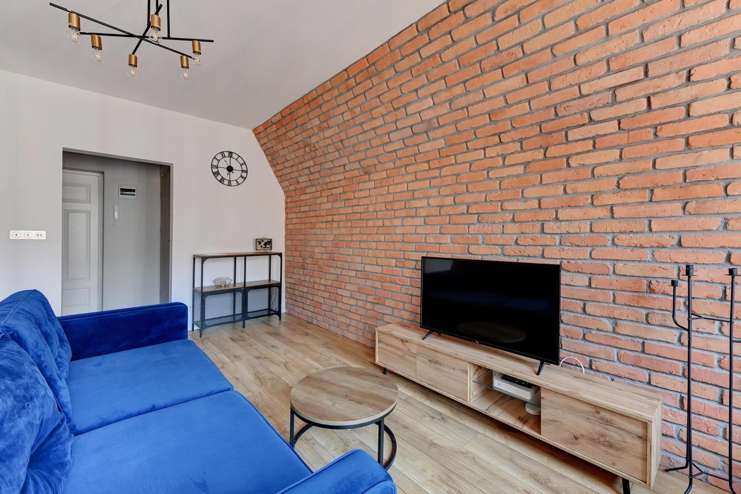 Louise Apartment Old Town Charm on Długa Street