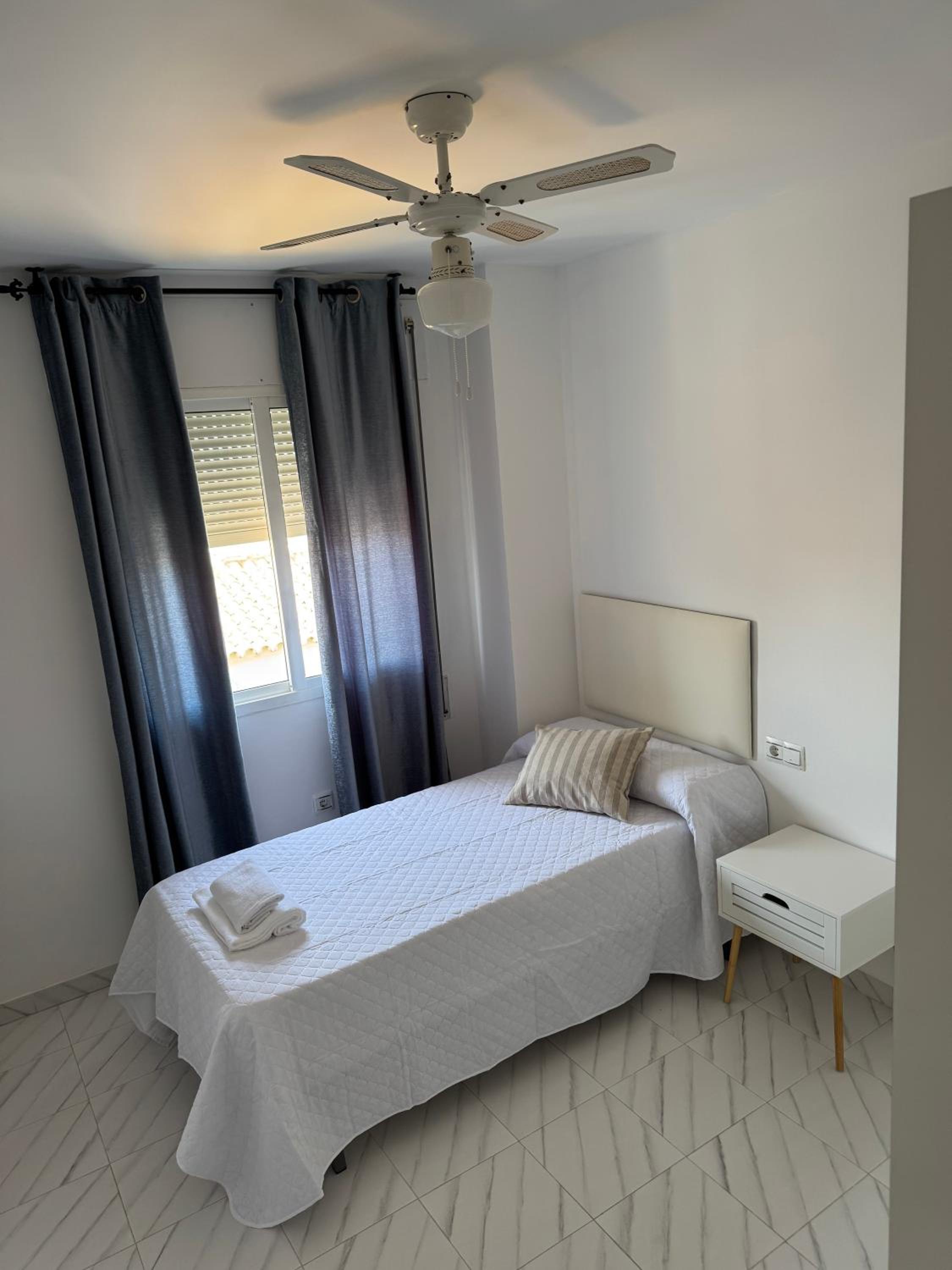 Villa Luis Cernuda - Casa 202 - Vistas - Jacuzzi - Piscina - tenis