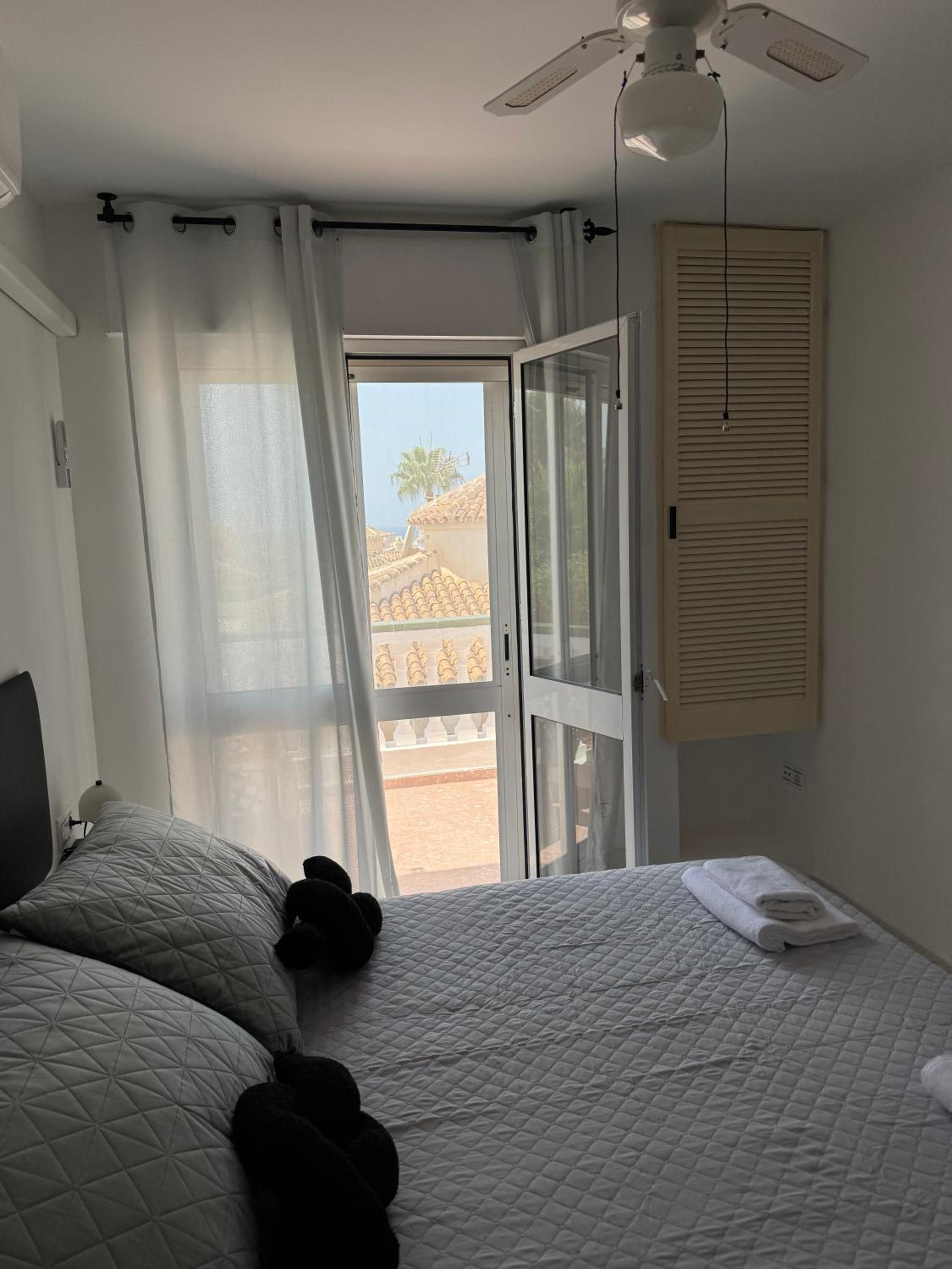 Villa Luis Cernuda - Casa 202 - Vistas - Jacuzzi - Piscina - tenis