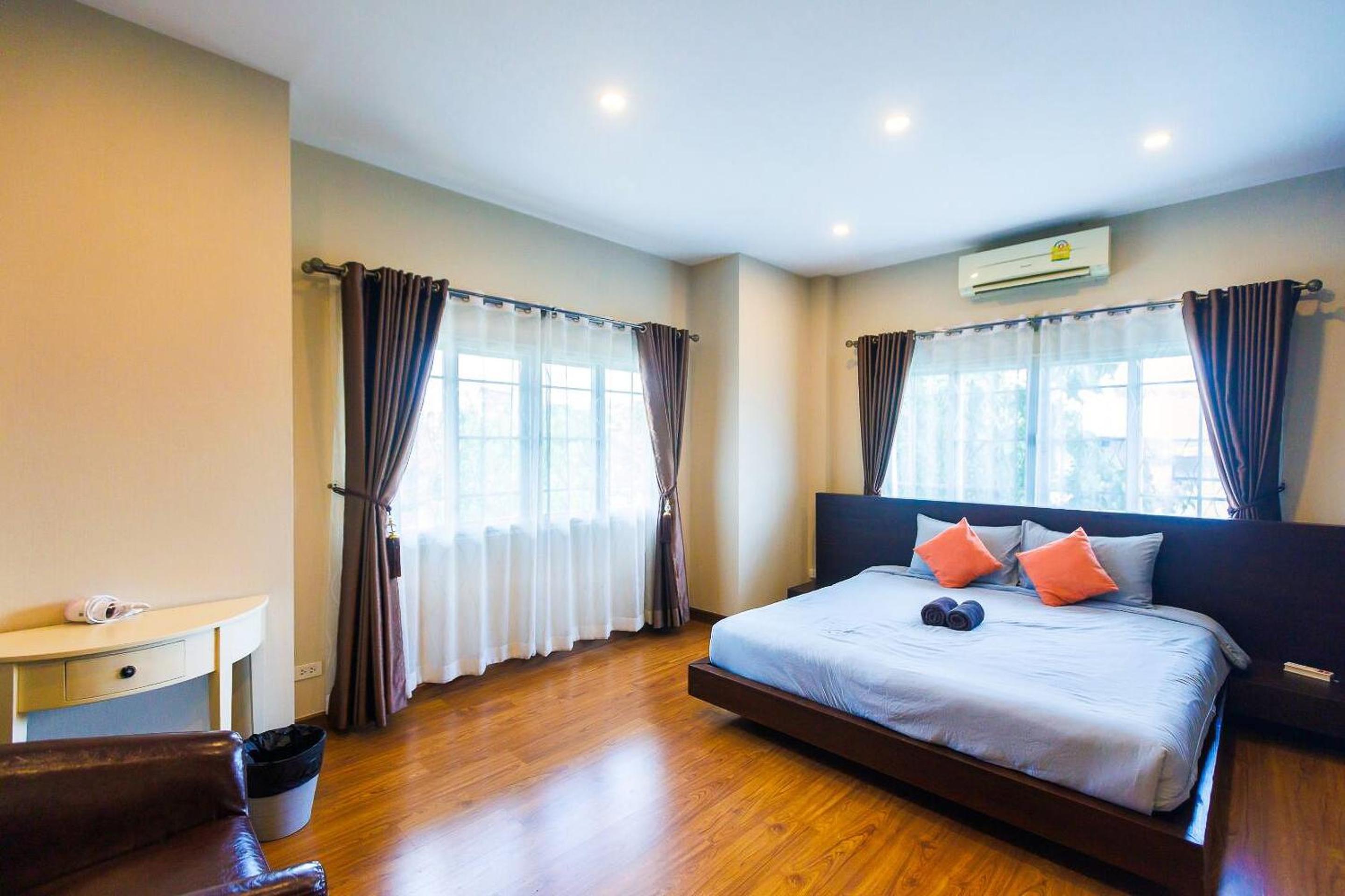 Kevin's Pool Villa at Chiang Mai - 4BDR 4Bath Airport & Old City 5min