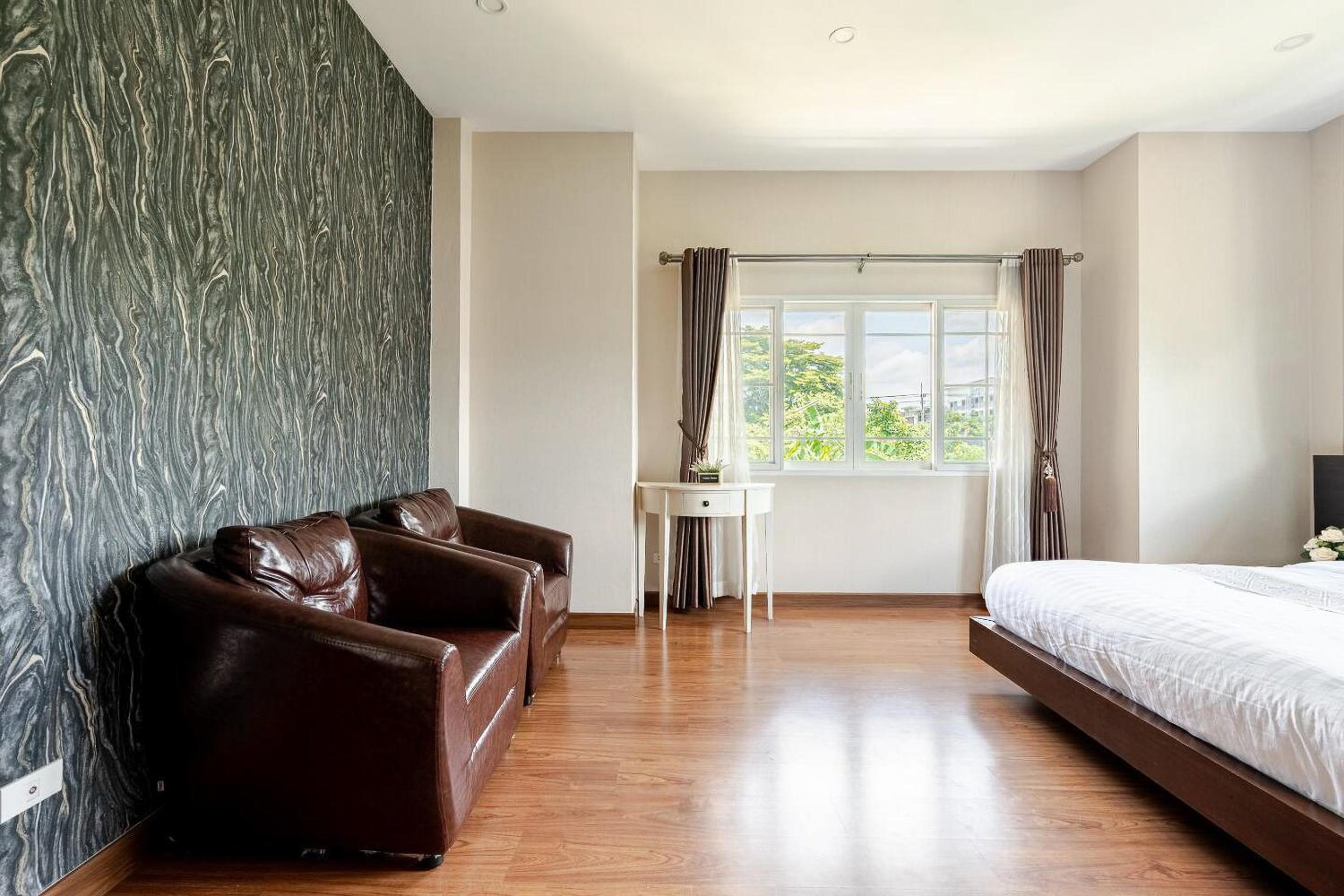 Kevin's Pool Villa at Chiang Mai - 4BDR 4Bath Airport & Old City 5min