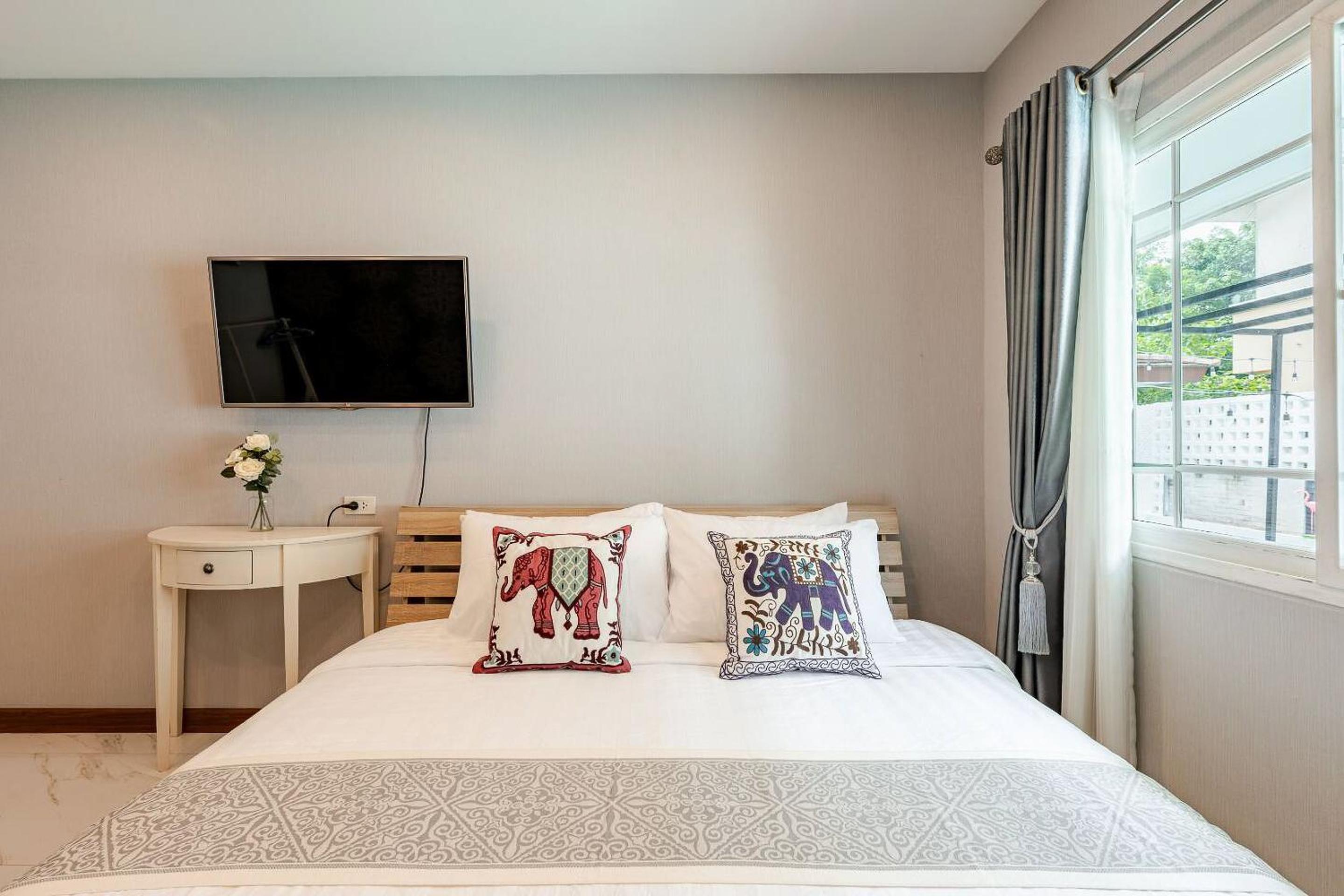 Kevin's Pool Villa at Chiang Mai - 4BDR 4Bath Airport & Old City 5min